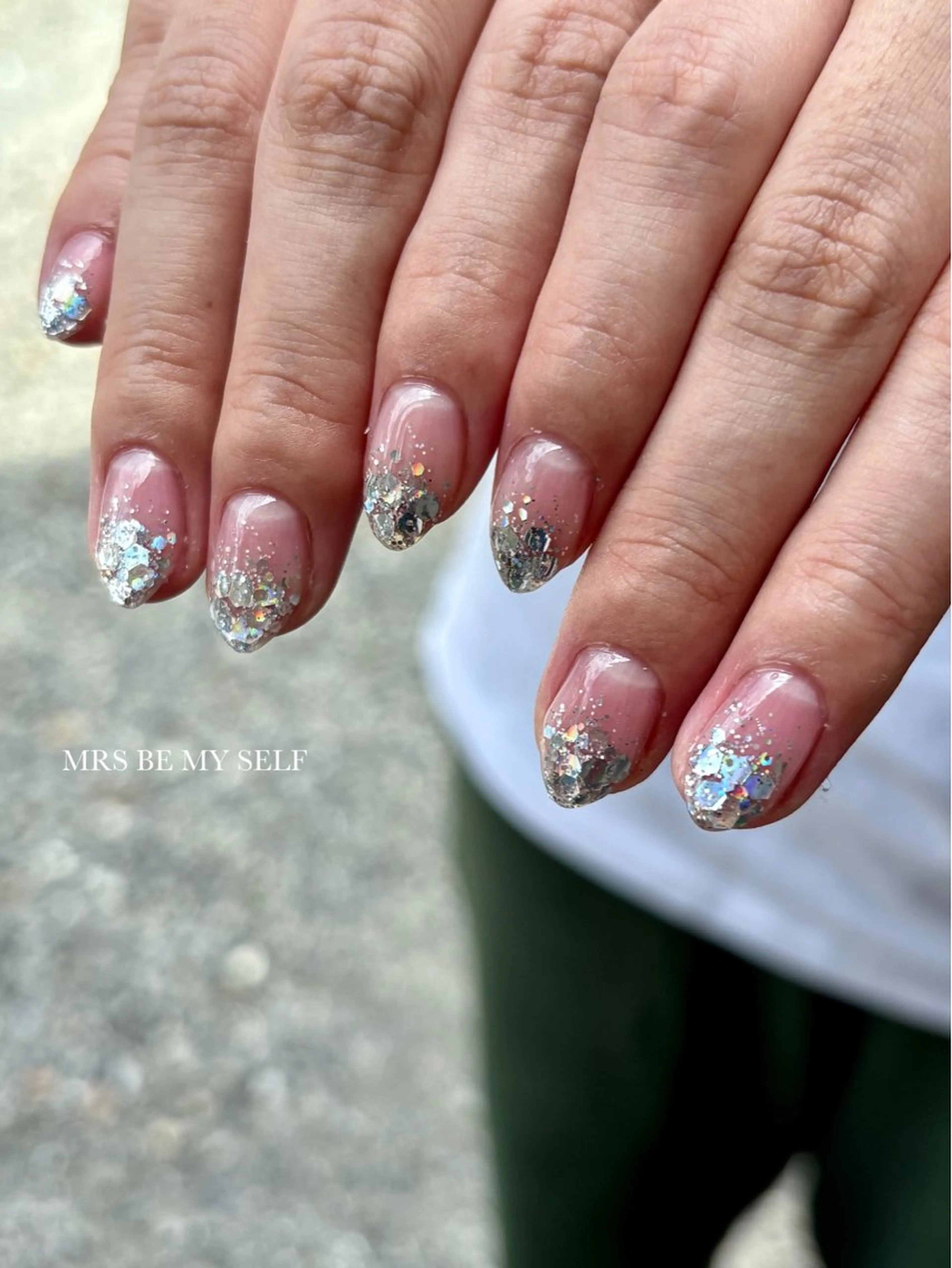 ネイル キラキラネイル 韓国ネイル ラメ(グリッター) シルバー ハンドネイル MRS/ miyu🎀のネイルデザイン