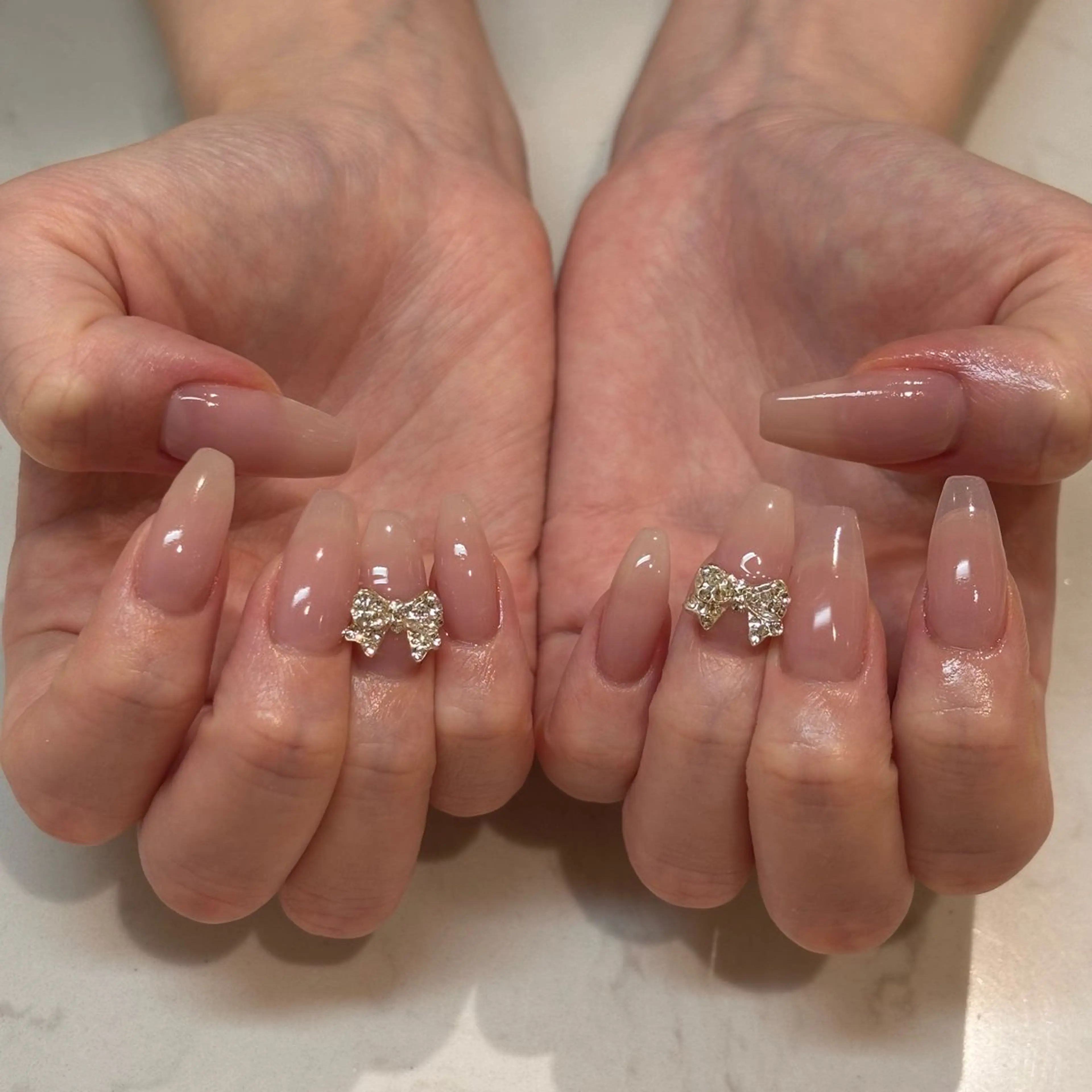 ネイル Raviy新宿店所属・たなか ひろなのネイルデザイン