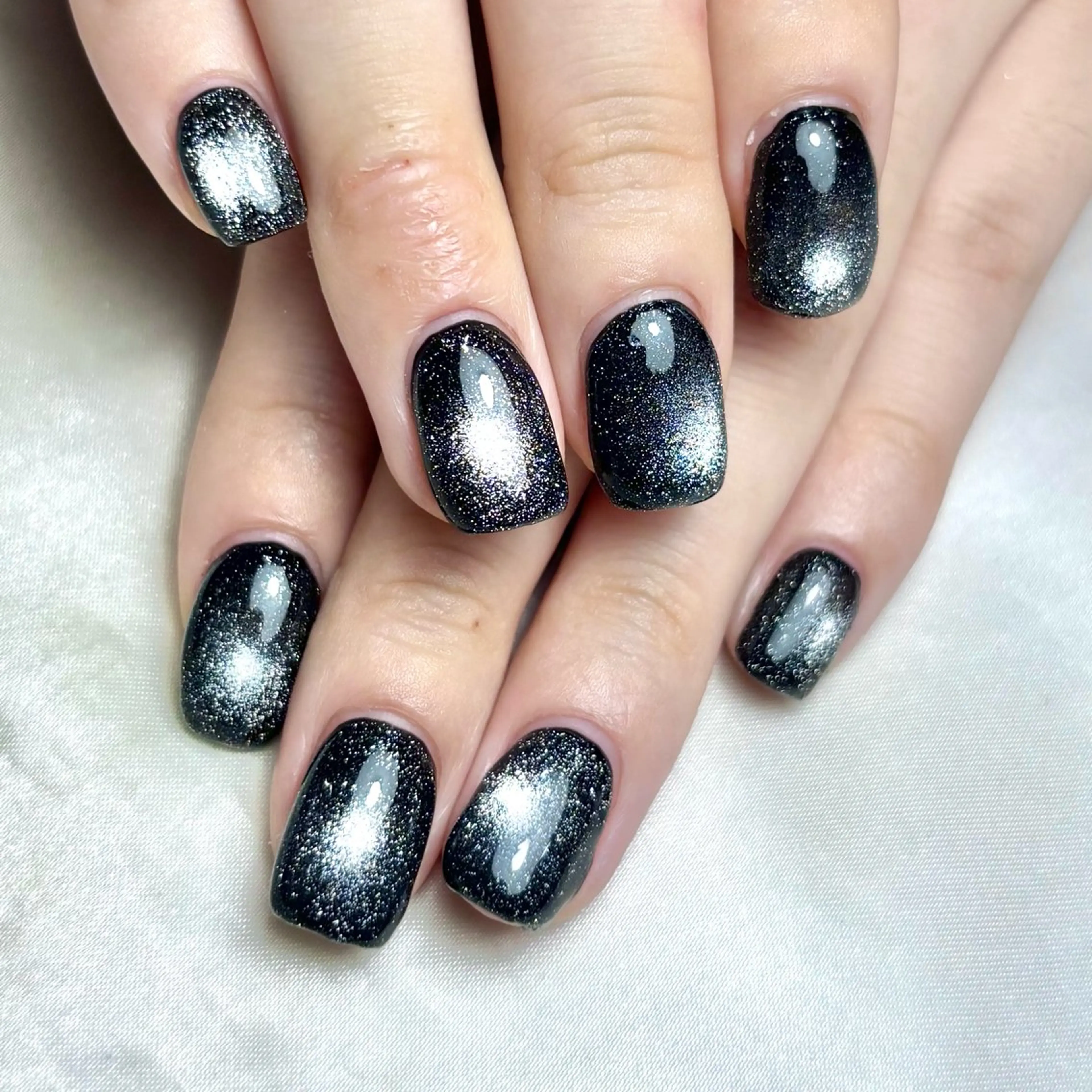 ネイル マグネットネイル シルバー Ray nail   WAKA️🫧のネイルデザイン