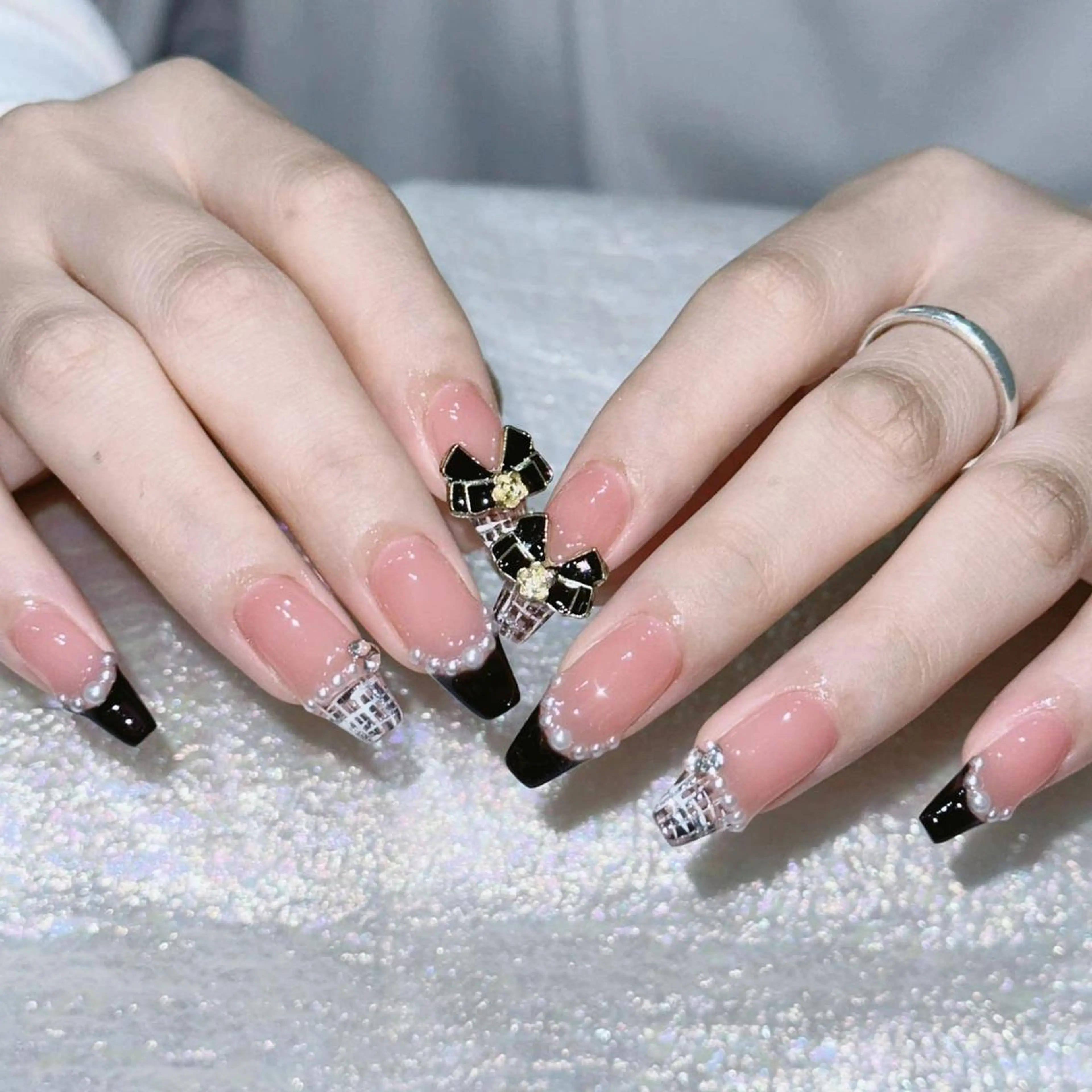 ネイル アートネイル 長さ出し ネイルチップ Queens ciciのネイルデザイン