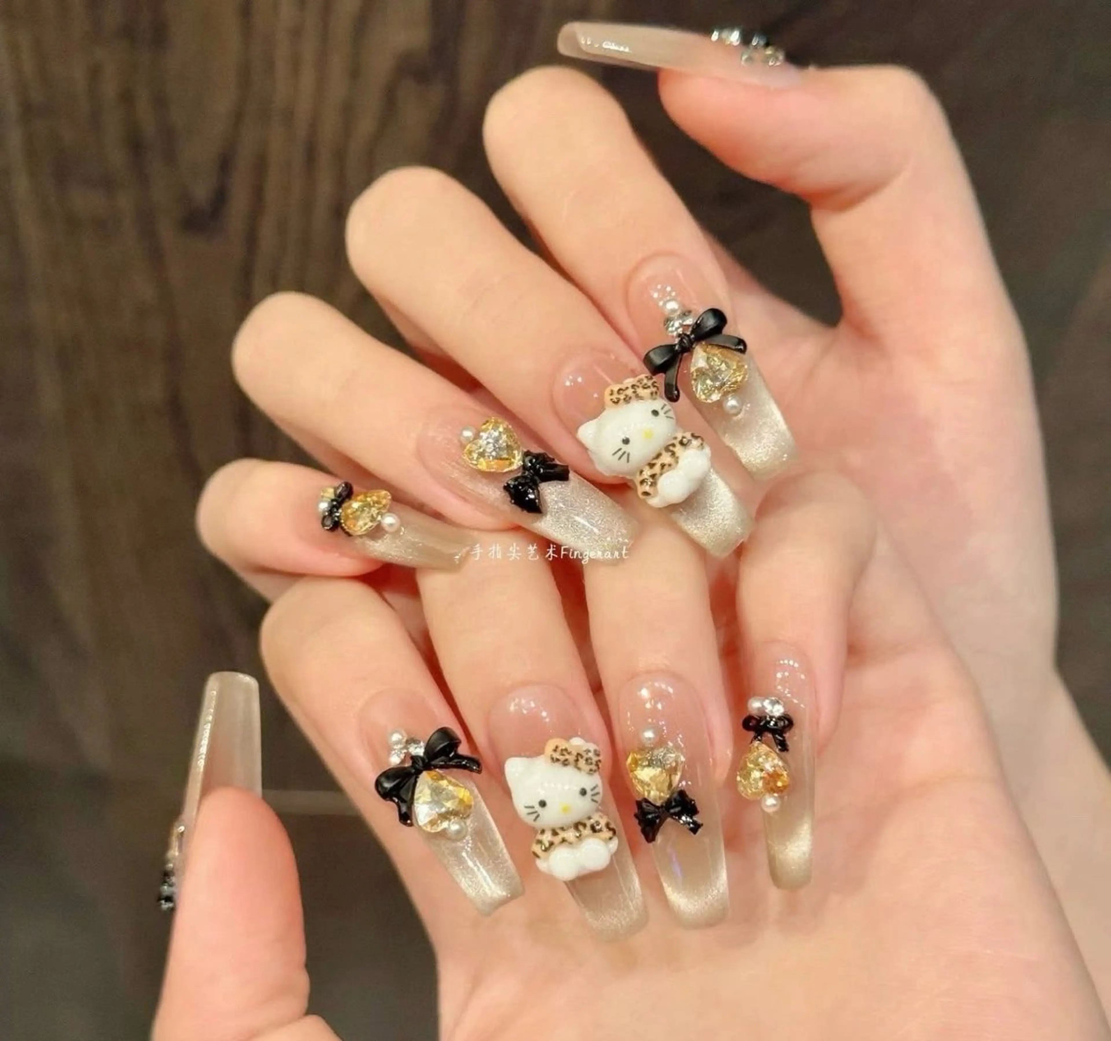 ネイル ハンドネイル T. Leeのネイルデザイン