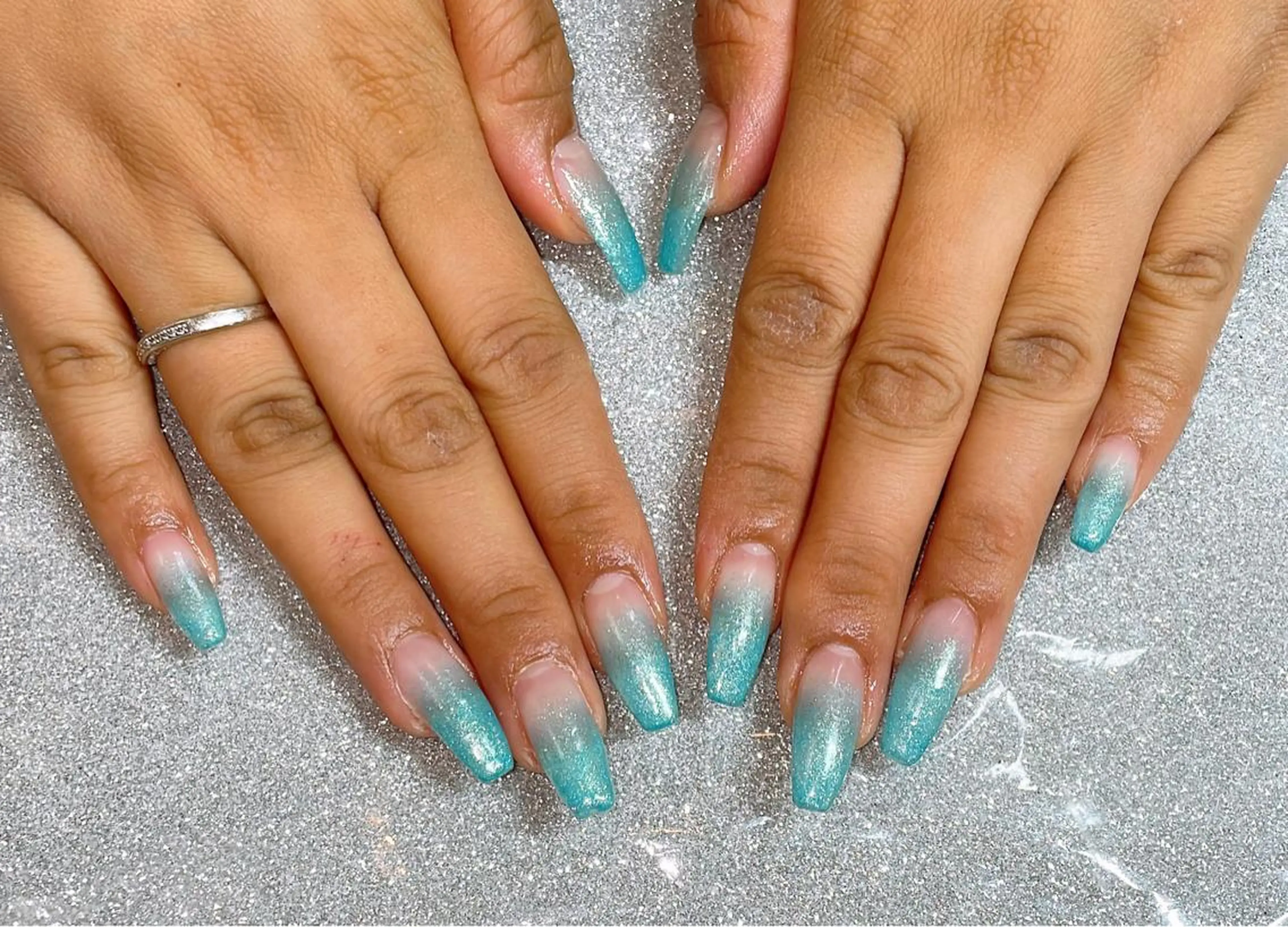 ネイル VIERU 🌈🎀💖のネイルデザイン