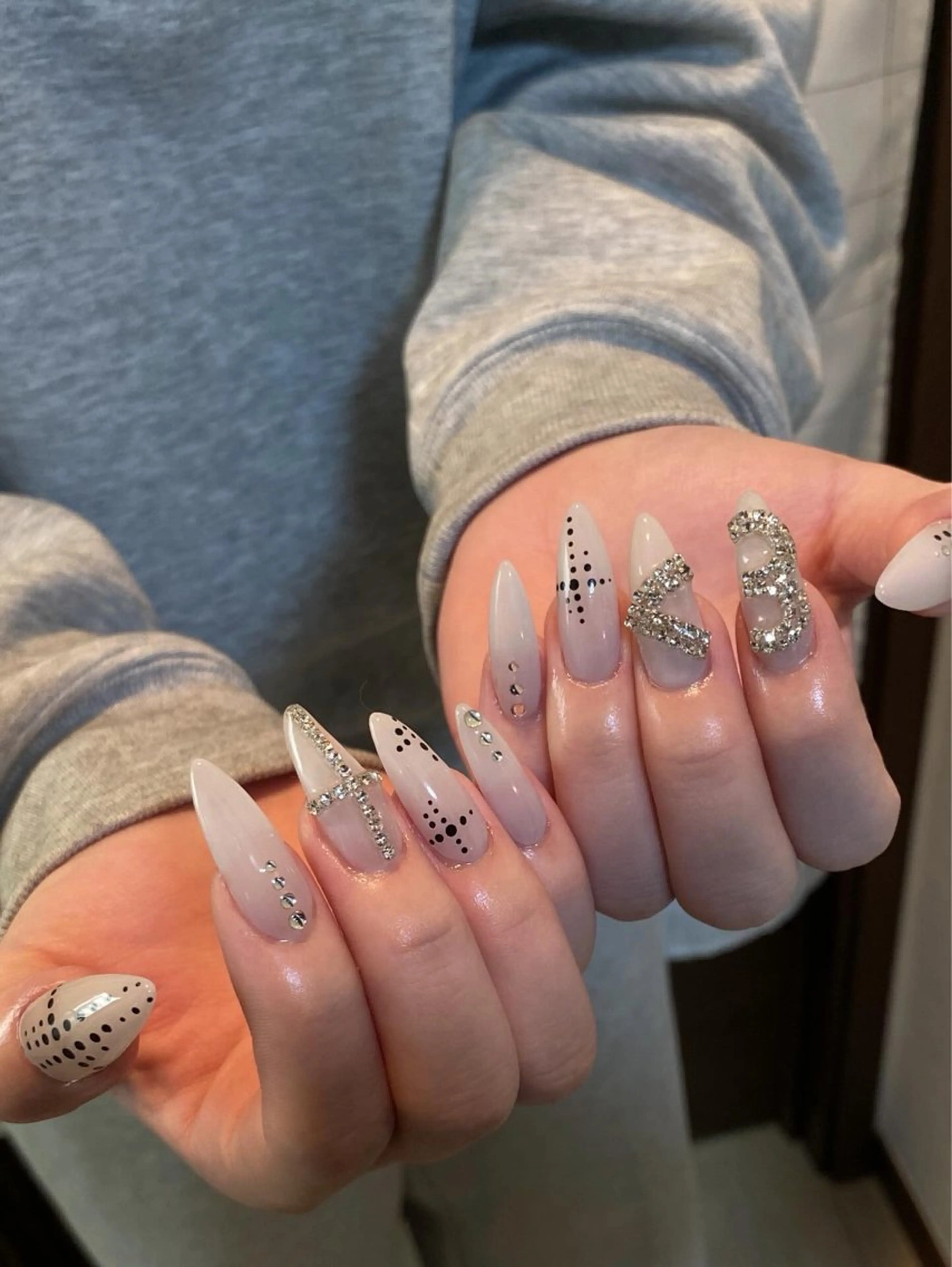 ネイル femme💫 CARINAのネイルデザイン