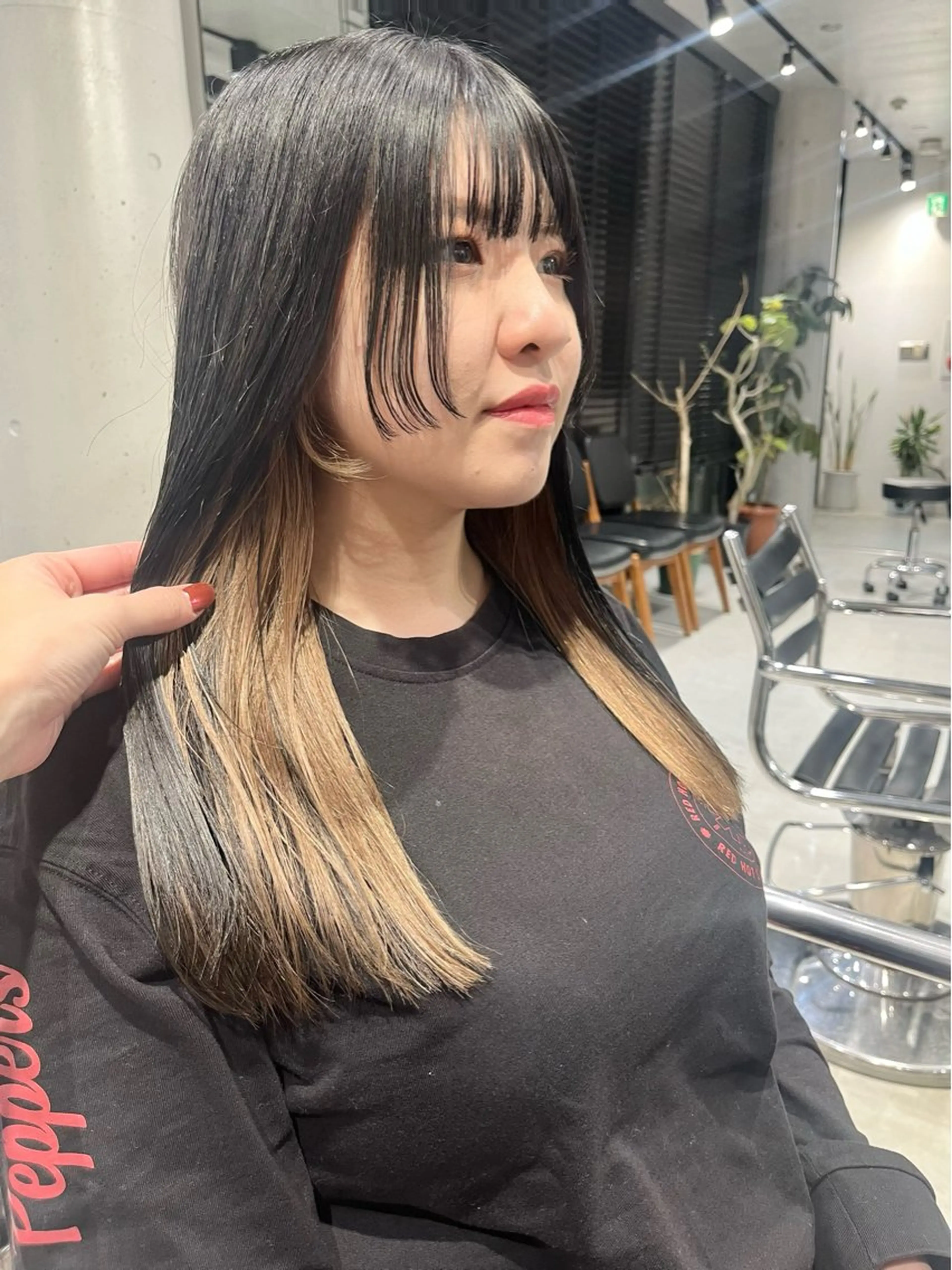 ロング カラー パーマ ヘアアレンジ カット ヘアカラー トリートメント ヘッドスパ ヘアセット 透明感/オリーブ/ グレージュ/YUKAのヘアスタイル