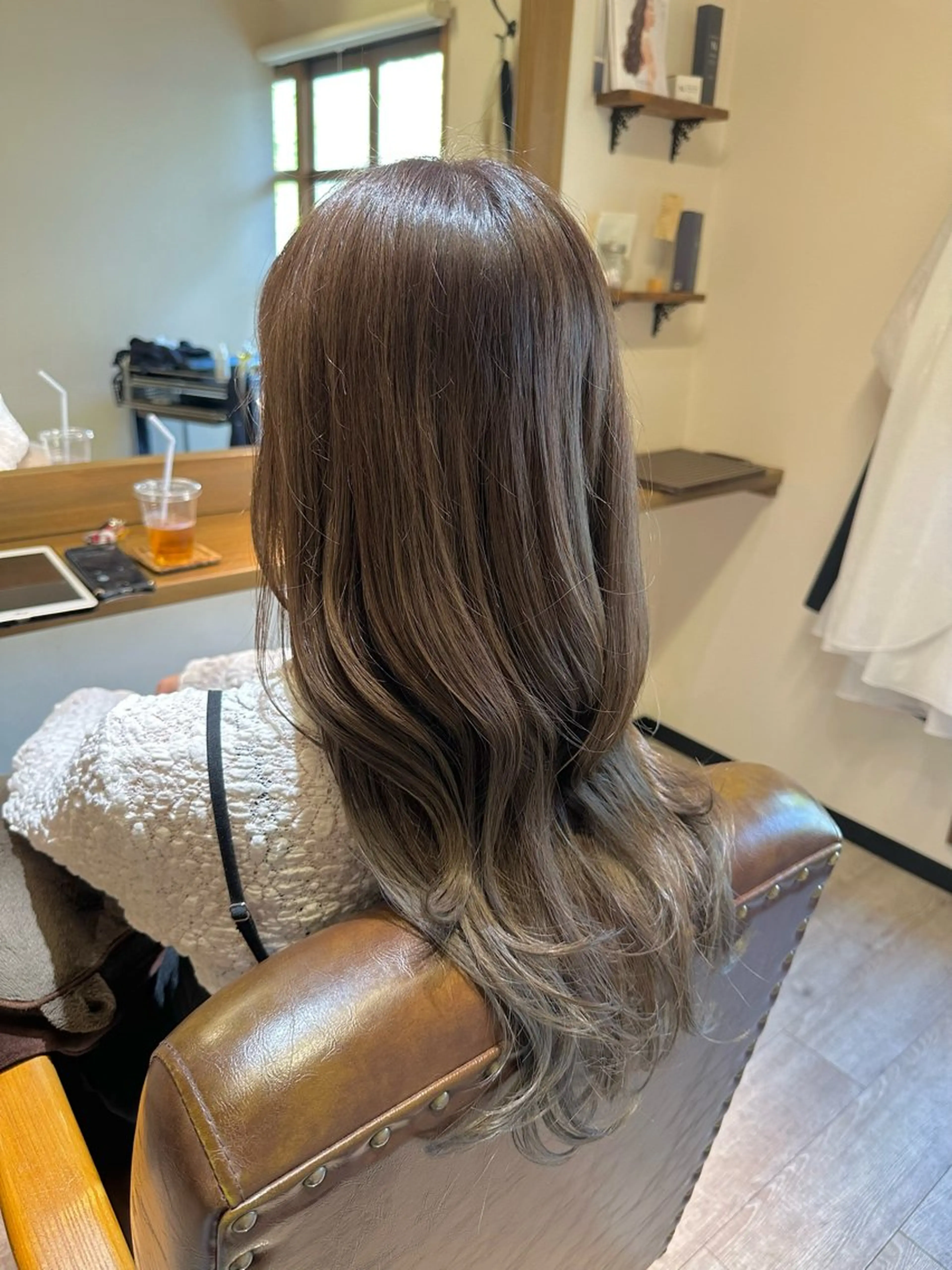 ロング ヘアカラー 佐藤  真依のその他イメージ