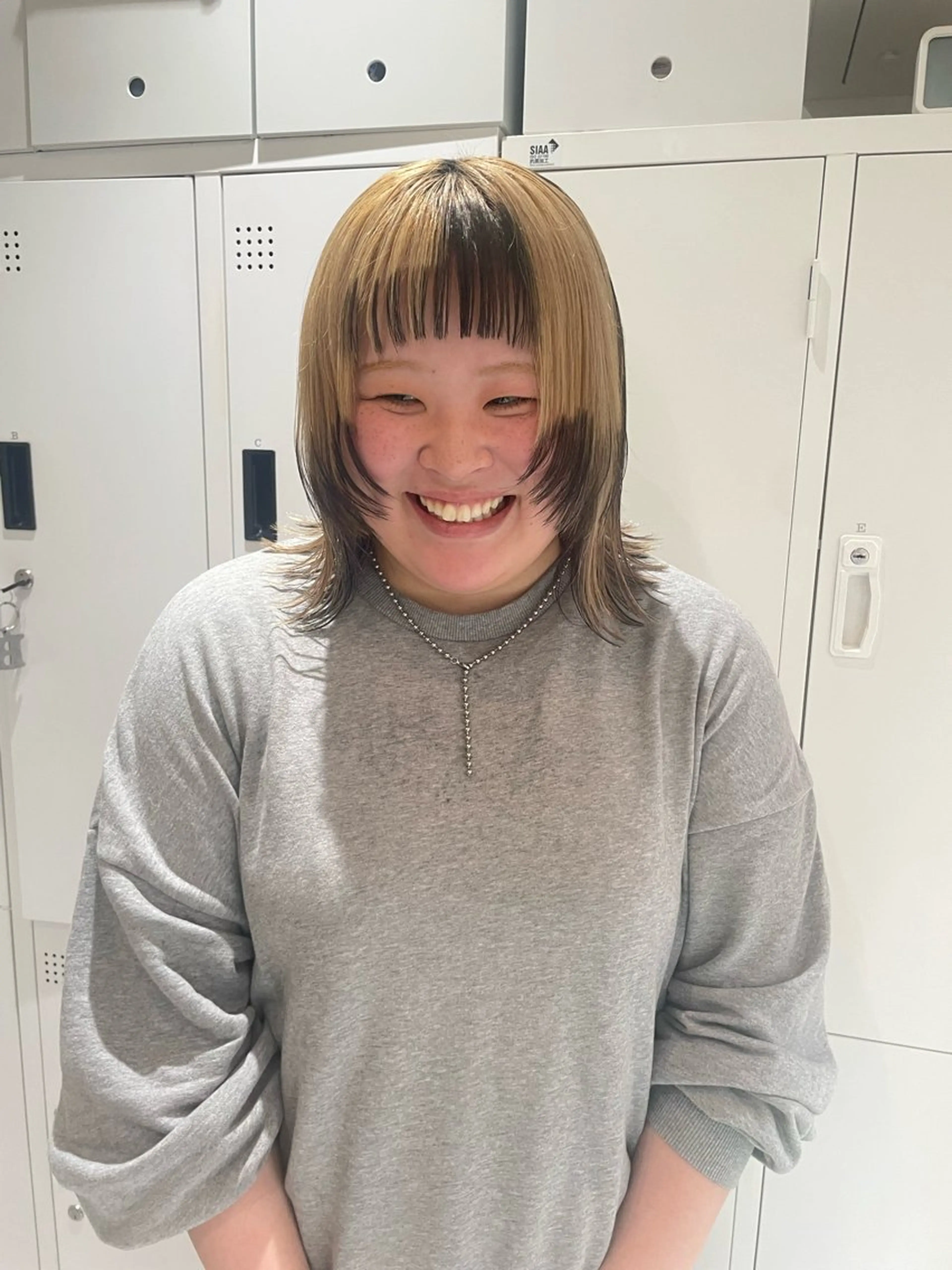 ミディアム カラー 髙橋奈緒子 ⭐︎newi京橋のヘアスタイル