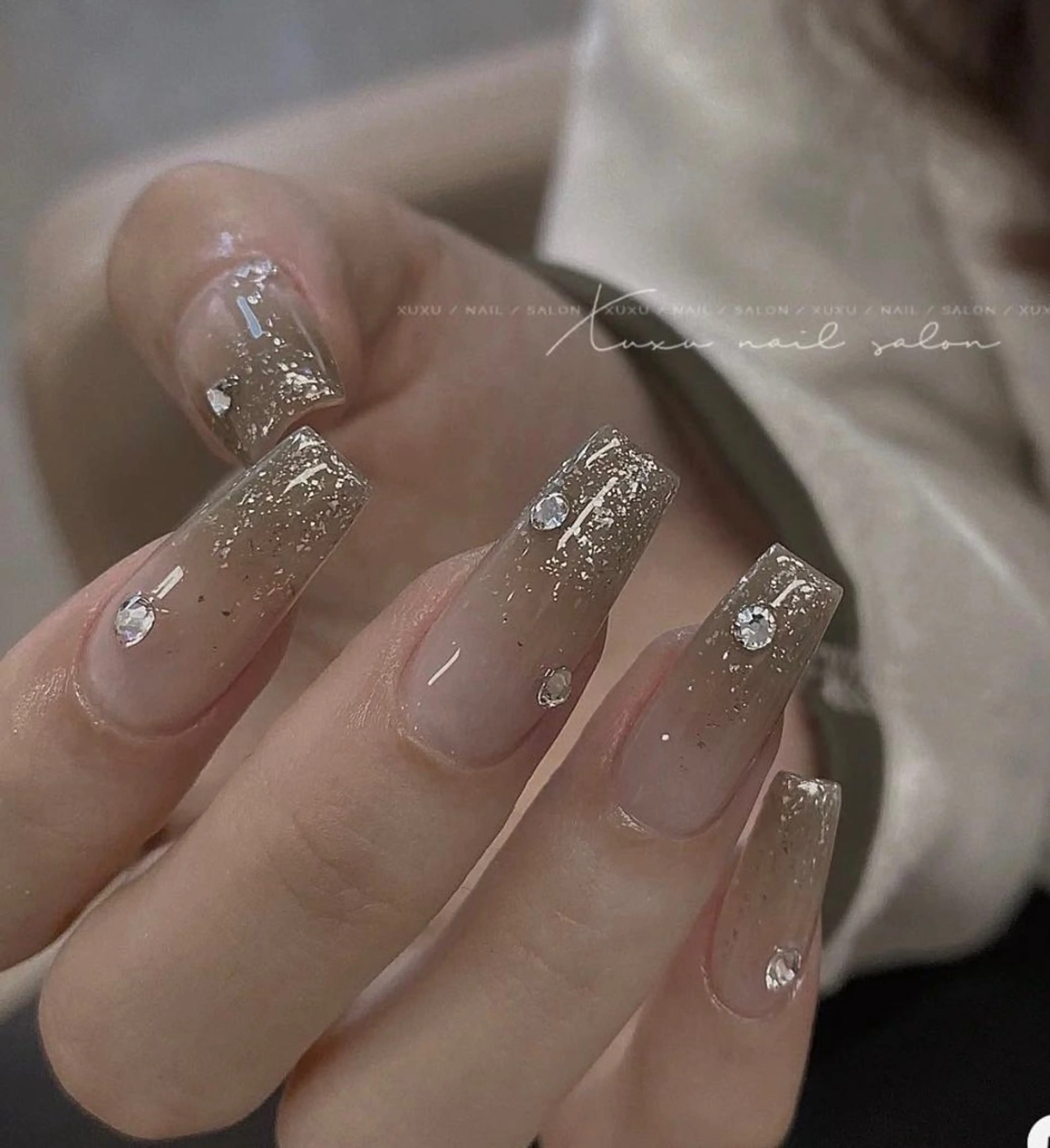 ★初回オフ無料  シンプル定額 50種類の写真