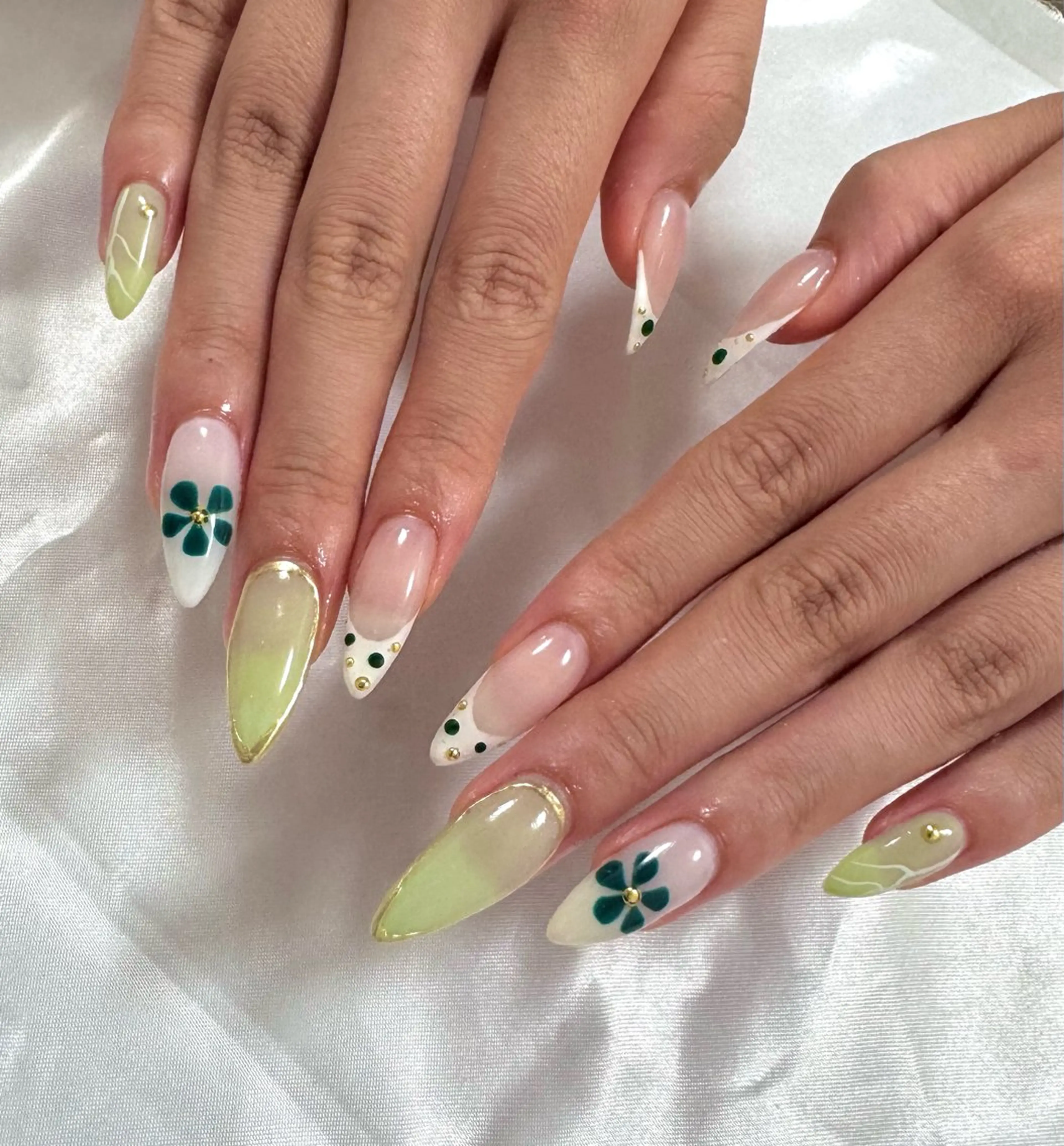 ネイル Roi〈ロワ〉 Rinneのネイルデザイン