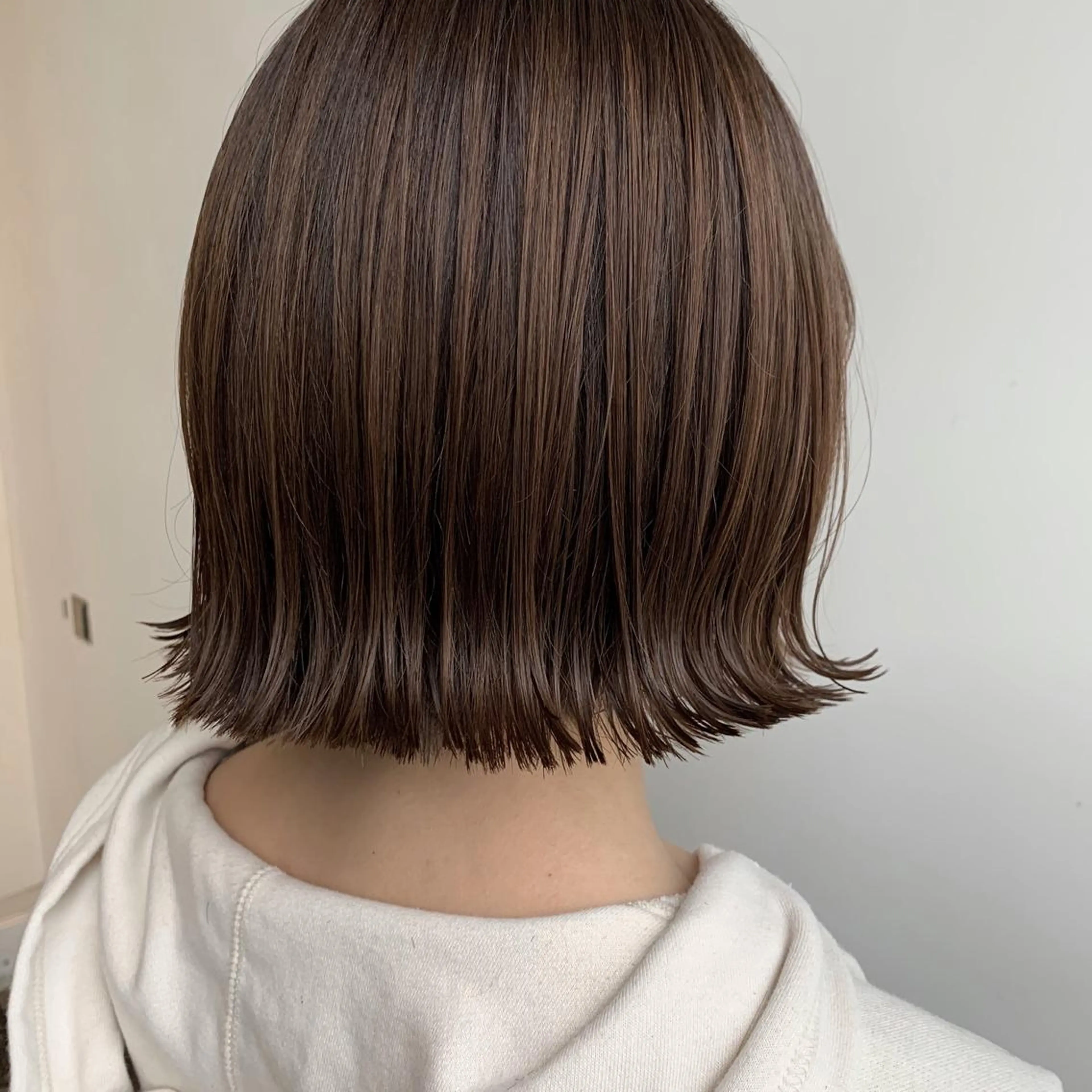 ショート カラー ボブ 外ハネヘア カット ヘアカラー トリートメント Remore所属・中塚 義人のヘアスタイル