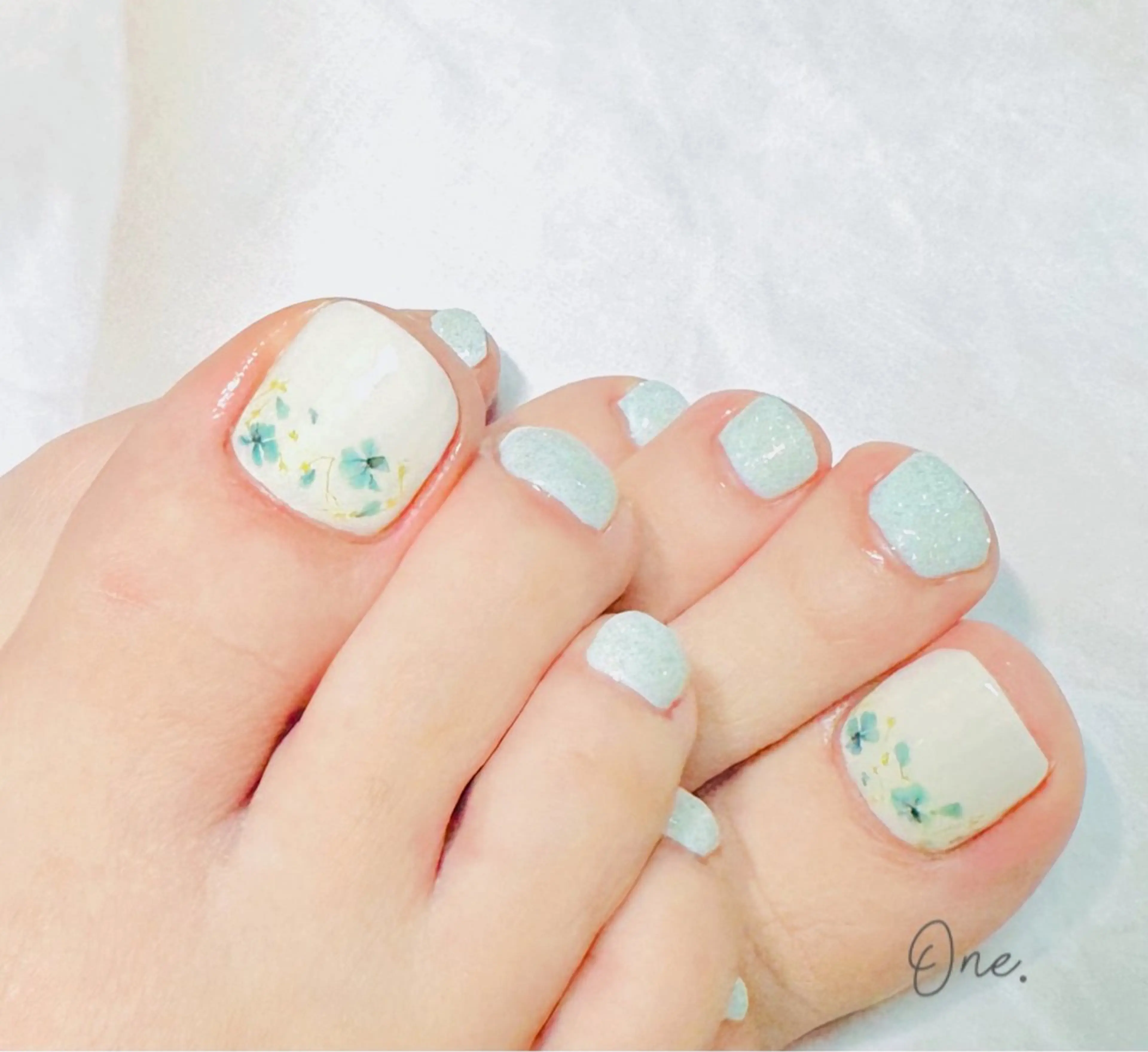 ネイル フットネイル 田中 愛未のネイルデザイン