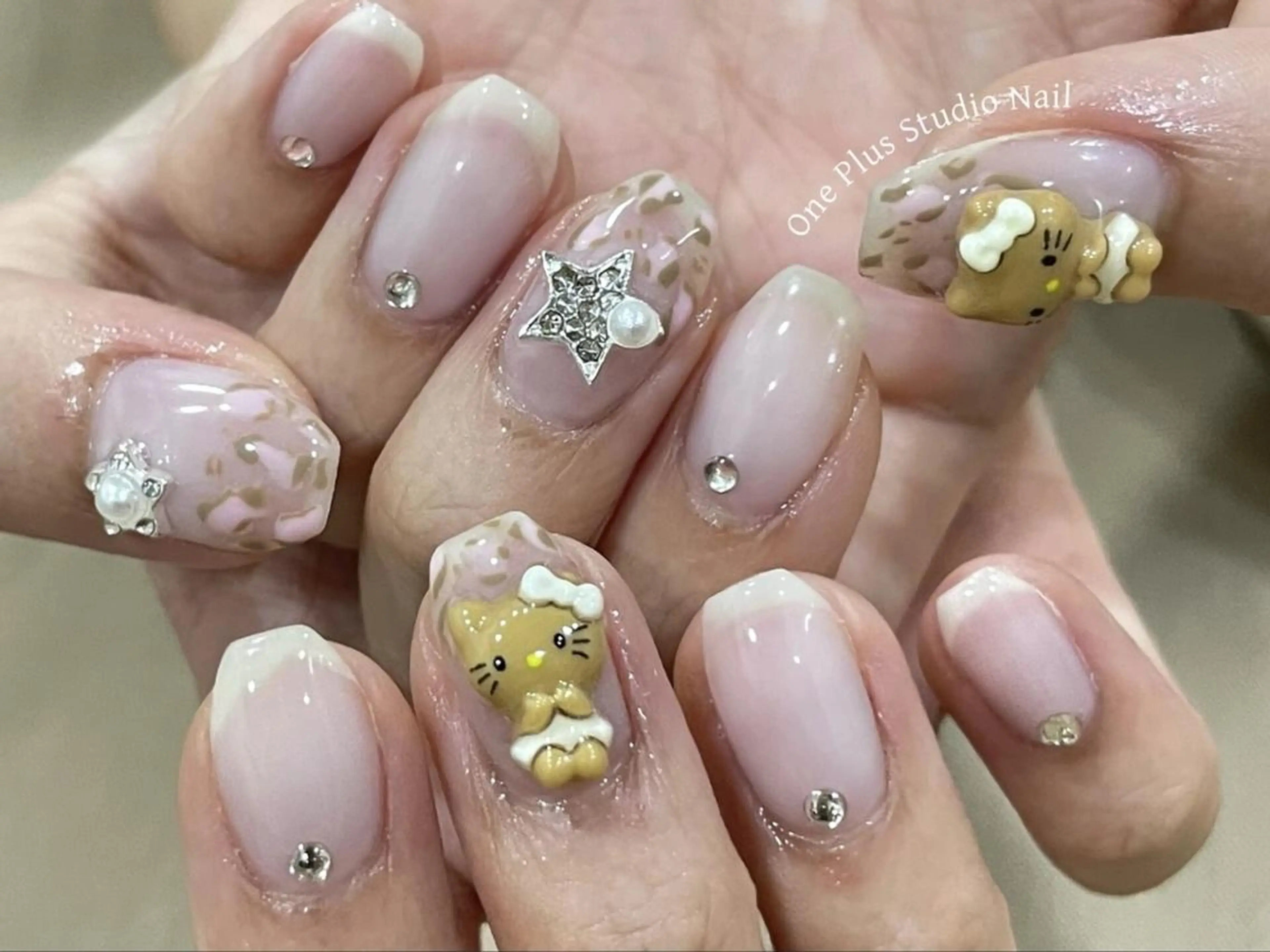 ネイル オーロラネイル 長さ出し フットネイル フレンチネイル ジェルネイル ハンドネイル One Plus Nail Salonのネイルデザイン