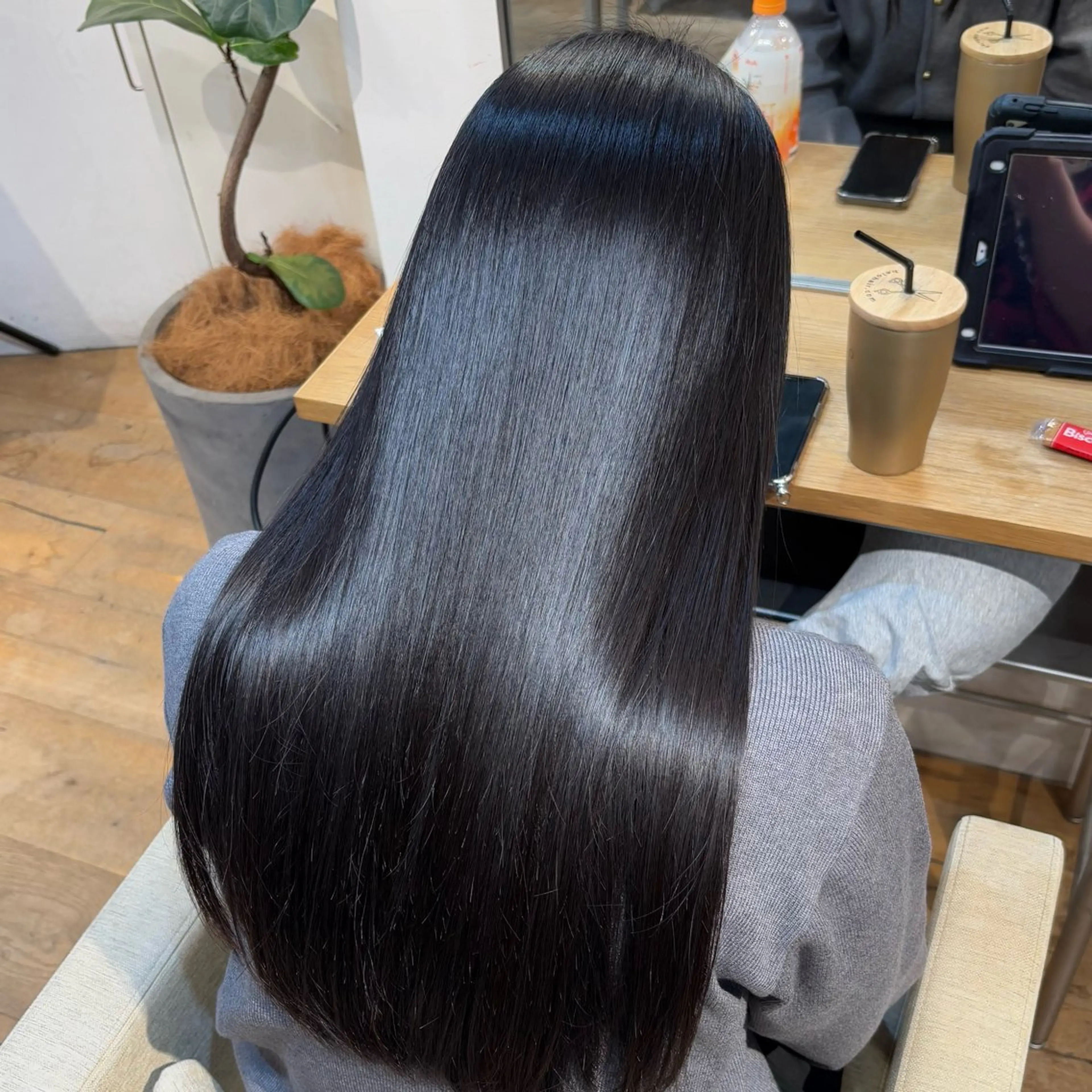 ロング 酸性ストレート 縮毛矯正 BELO OSAKA マオのヘアスタイル