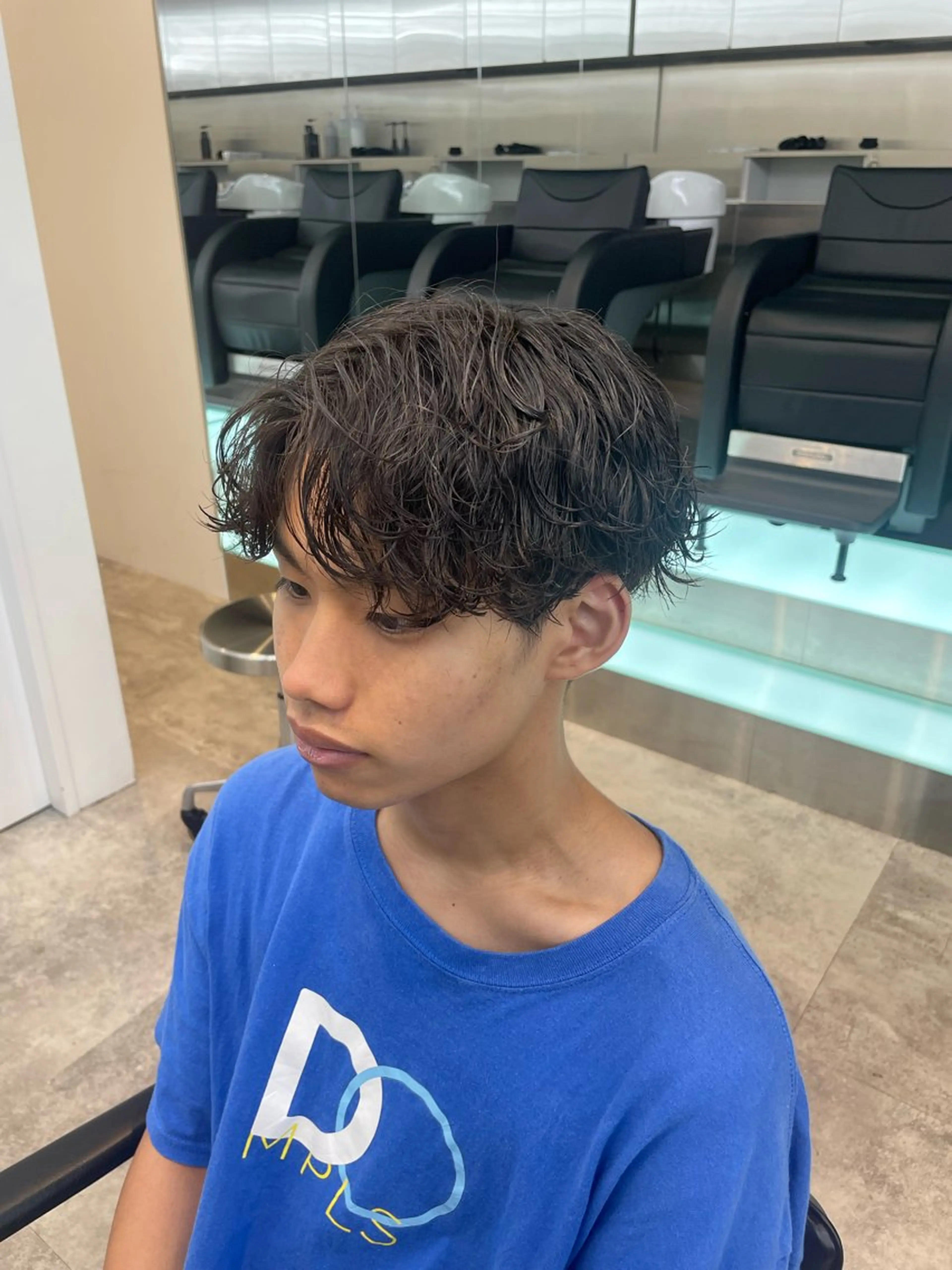 ショート パーマ メンズ メンズパーマ 波巻きパーマ メンズ特化型美容師 sakuraのヘアスタイル