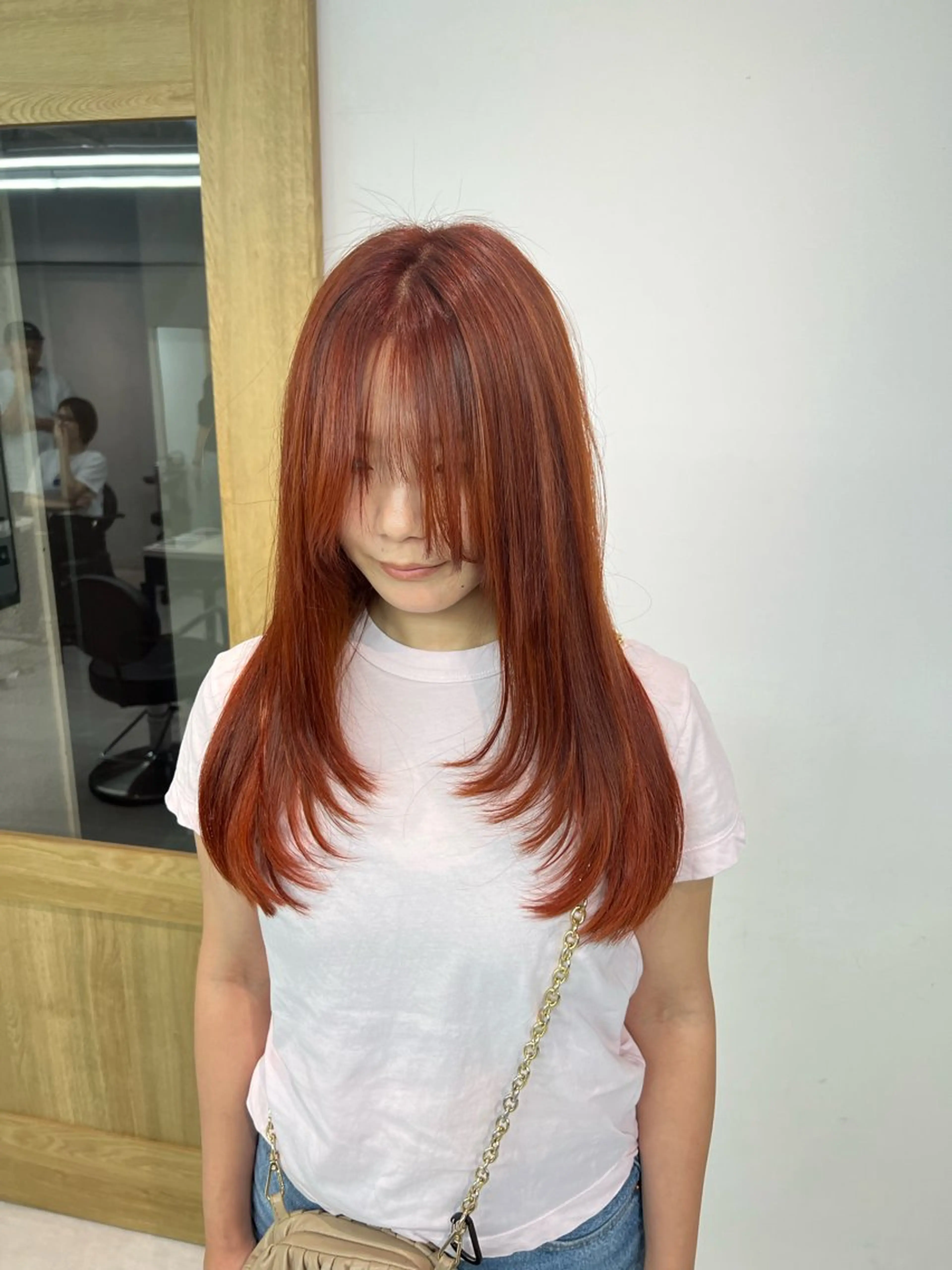 ロング カラー カット ヘアカラー トリートメント 小森聖奈 韓国風レイヤーカットのヘアスタイル