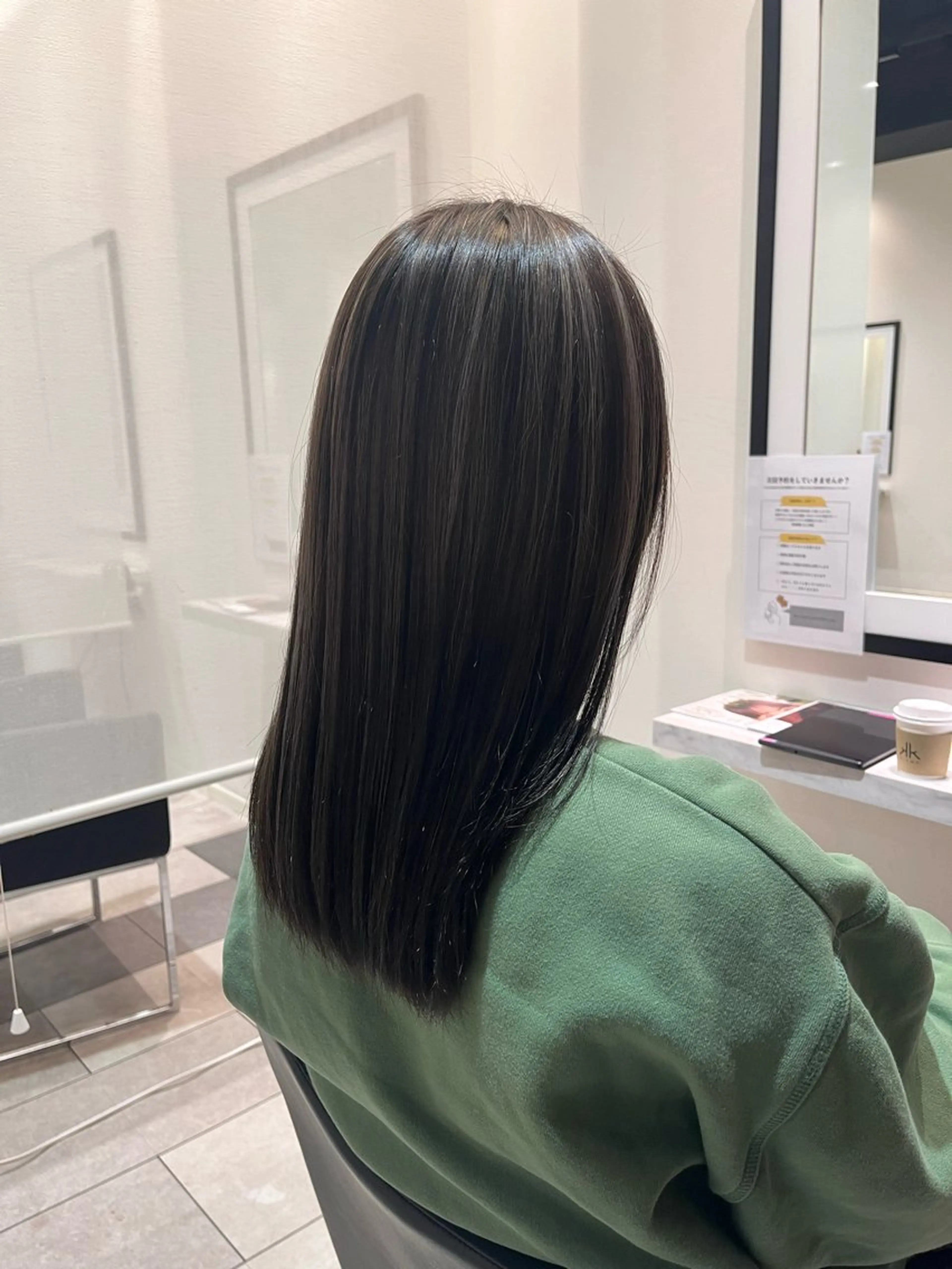 セミロング カラー 中原 優美のヘアスタイル