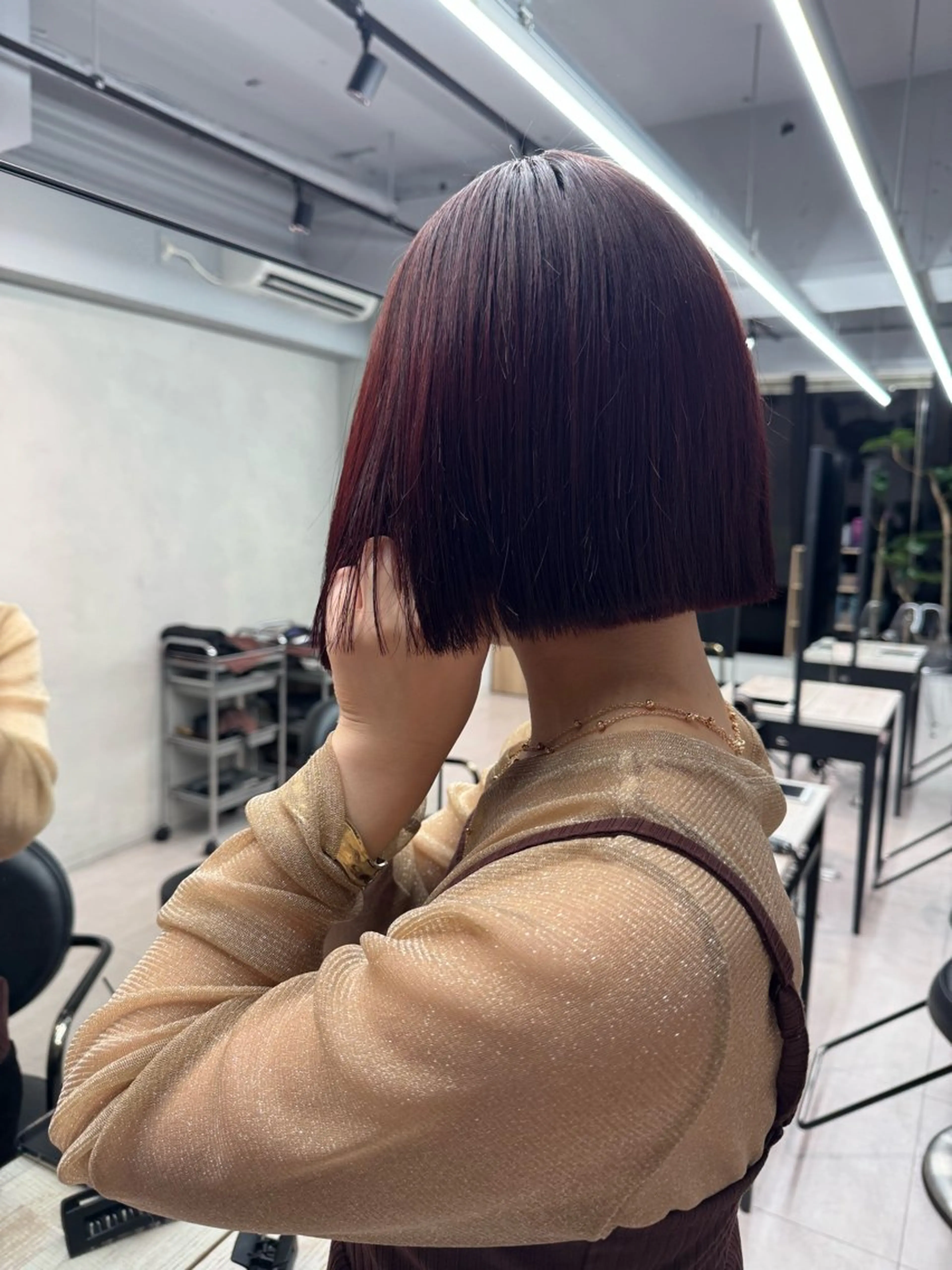 ショート カラー カット 顔周りレイヤー /kokoro🦮のヘアスタイル