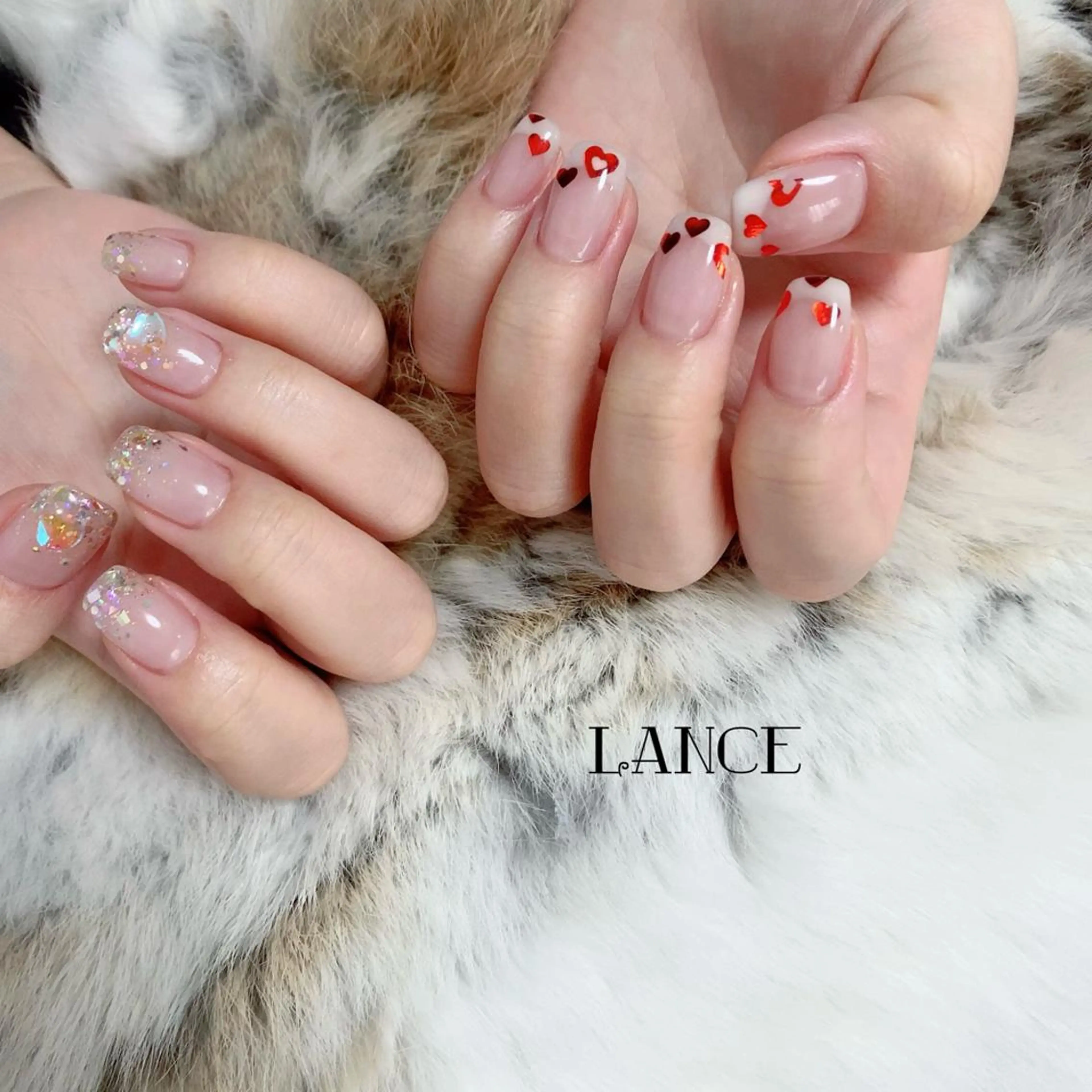 ミディアム ネイル オーロラネイル フレンチネイル キラキラネイル ワンホンネイル 冬ネイル ハンドネイル Lance nailのネイルデザイン