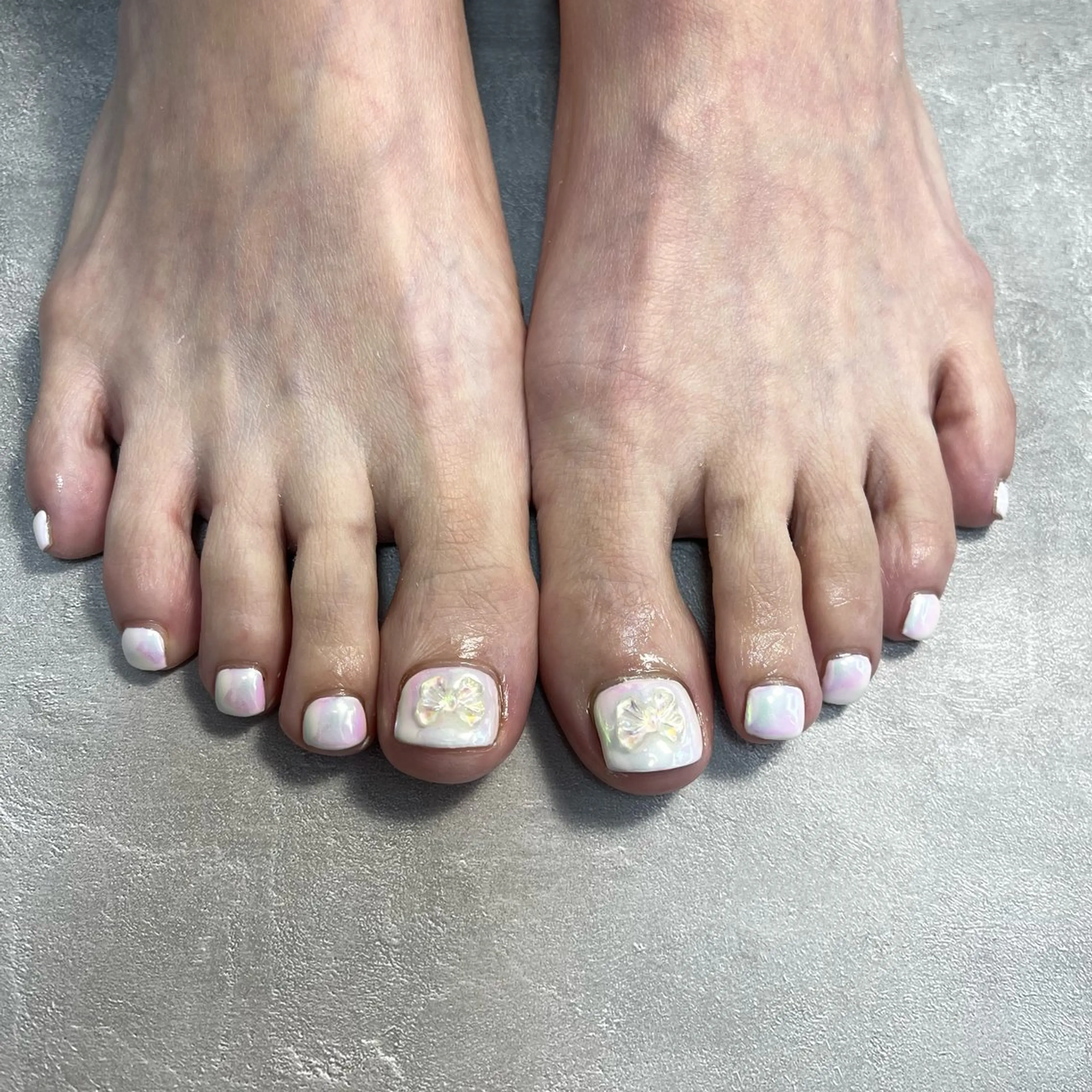 〈フット〉ワンカラーorラメの写真