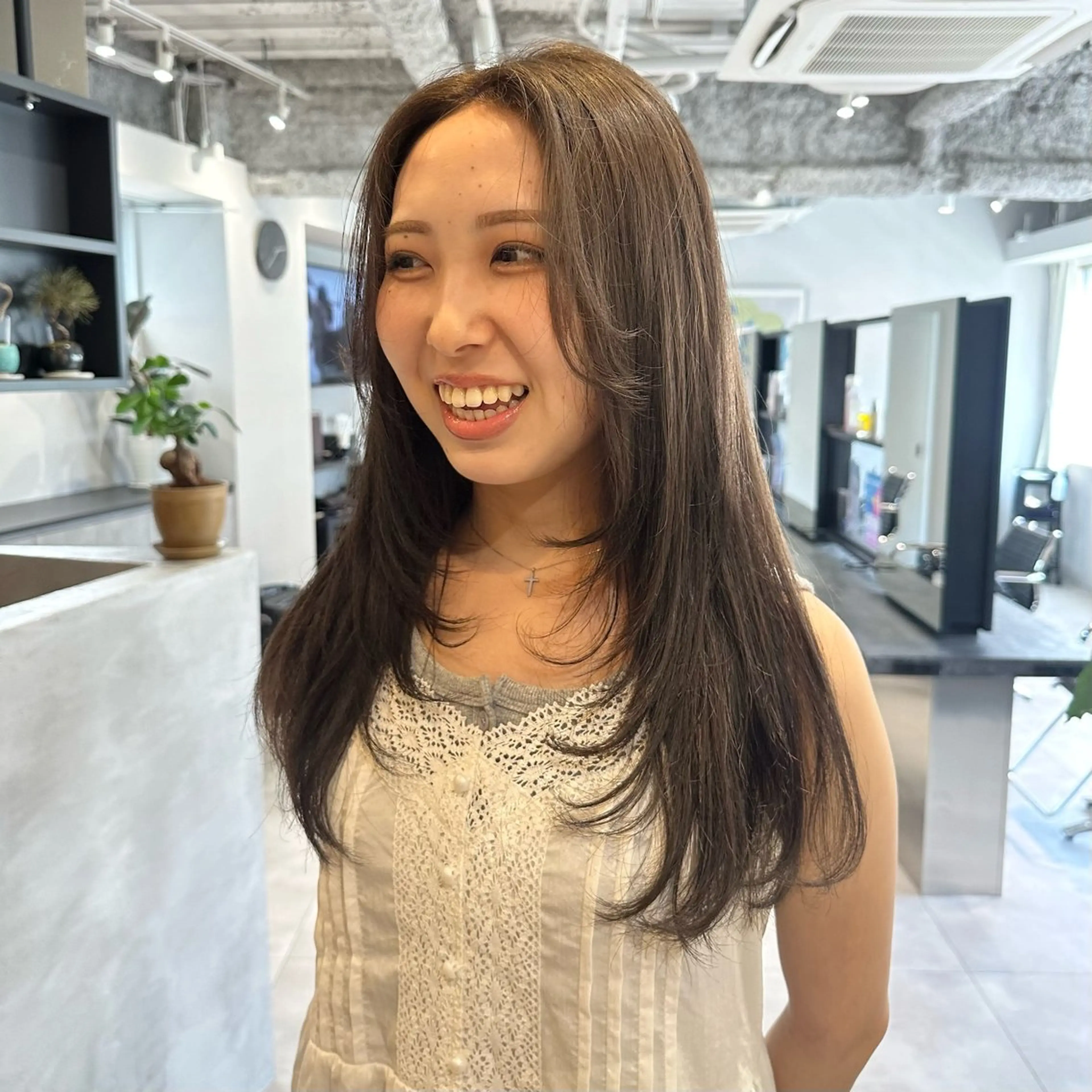 ロング カラー レイヤーカット カット ヘアカラー トリートメント ハイトーン/ウルフ/ レイヤー/Asukaのヘアスタイル