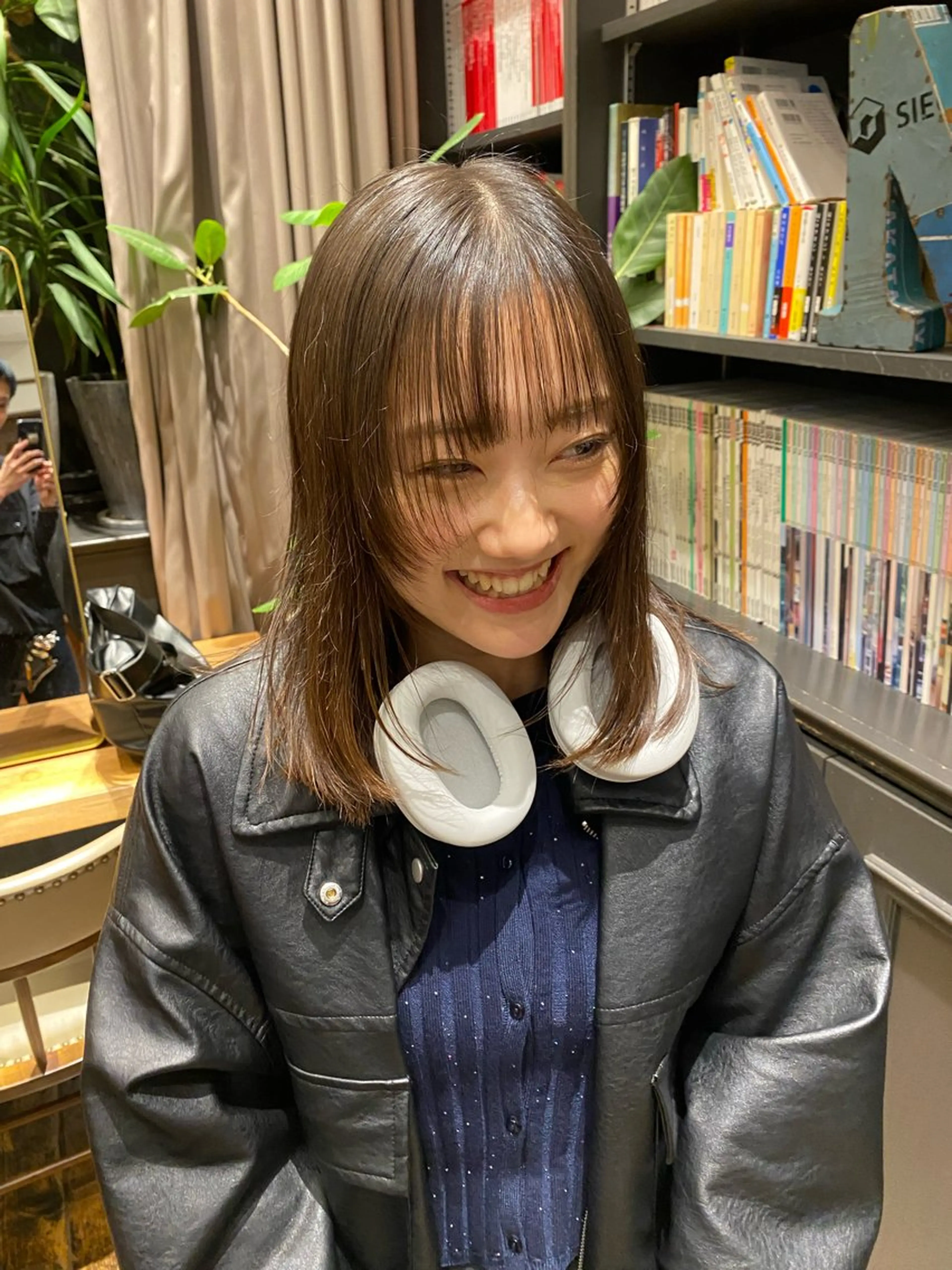 セミロング 顔周りカット レイヤーカット NABIGE所属・高尾 凌太のヘアスタイル