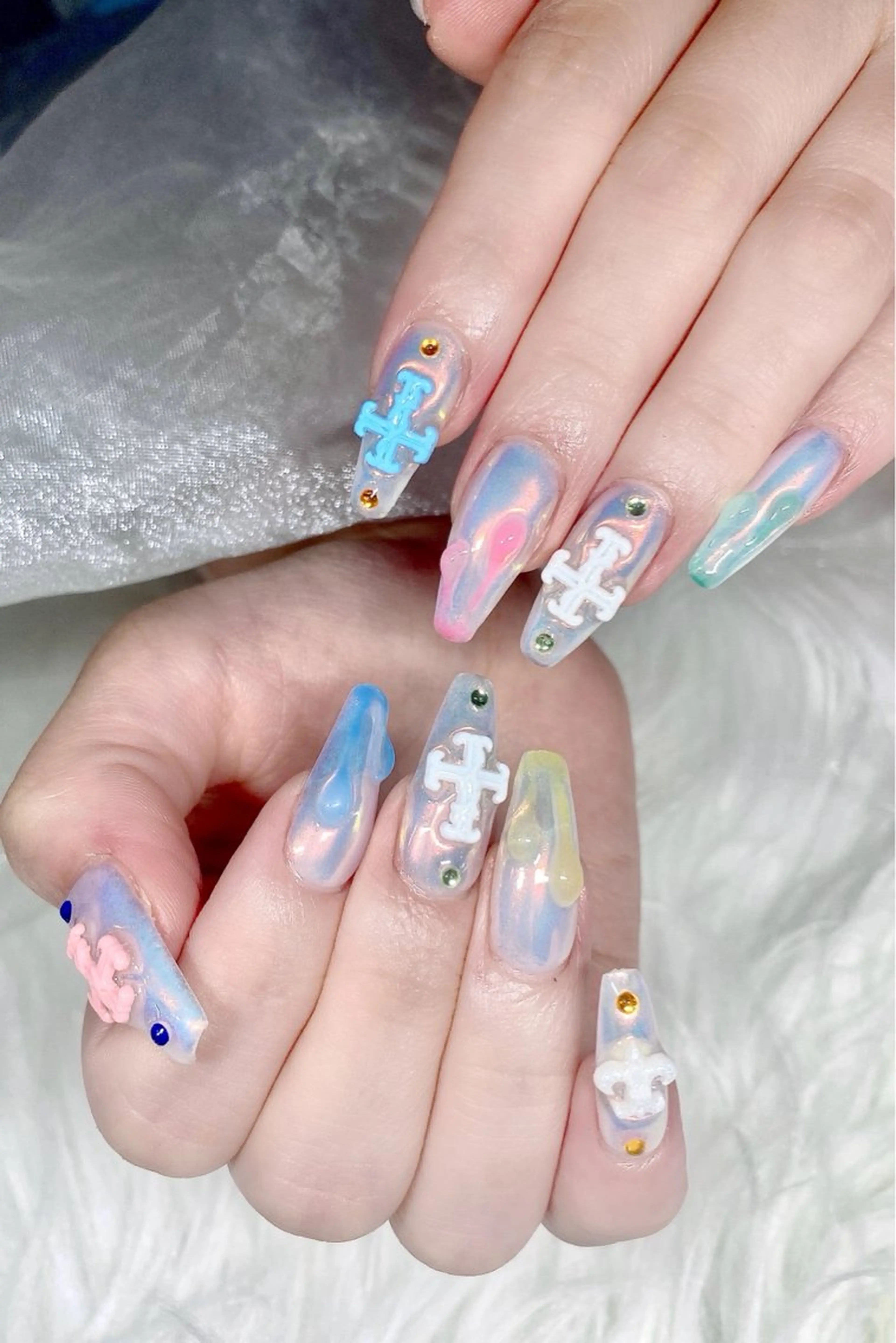 ネイル ハンドネイル ハンドケア Hi Beauty 渋谷(ネイル、ハイパーナイフ6、脂肪れいきゃく、マッサージ&エステサロン)所属・Hi beauty 渋谷のネイルデザイン