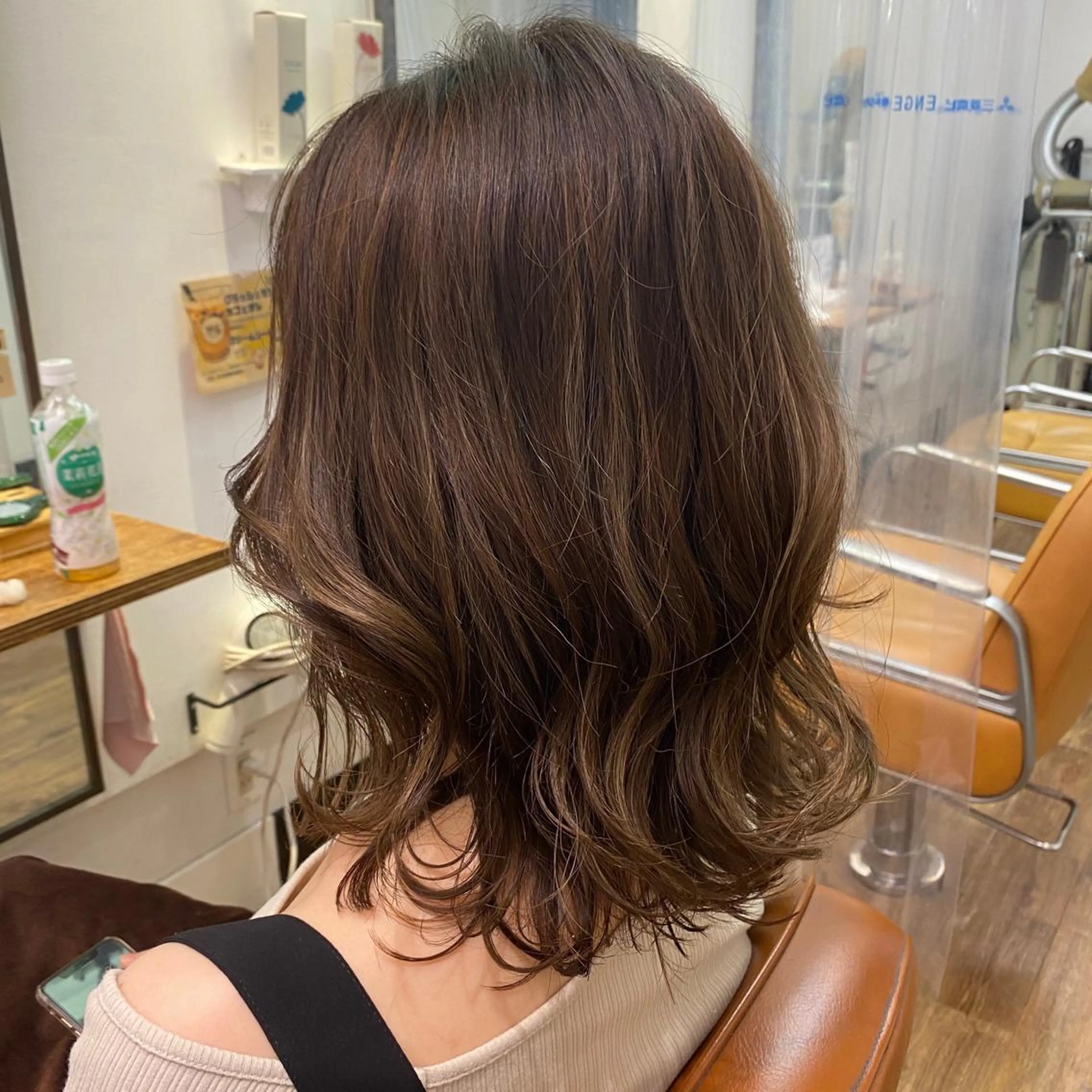 ミディアム カラー バレイヤージュ グレージュ ハイライトカラー ハイライト レイヤーカット 🌕ホンブ ユウイチ【代表】🌕のヘアスタイル