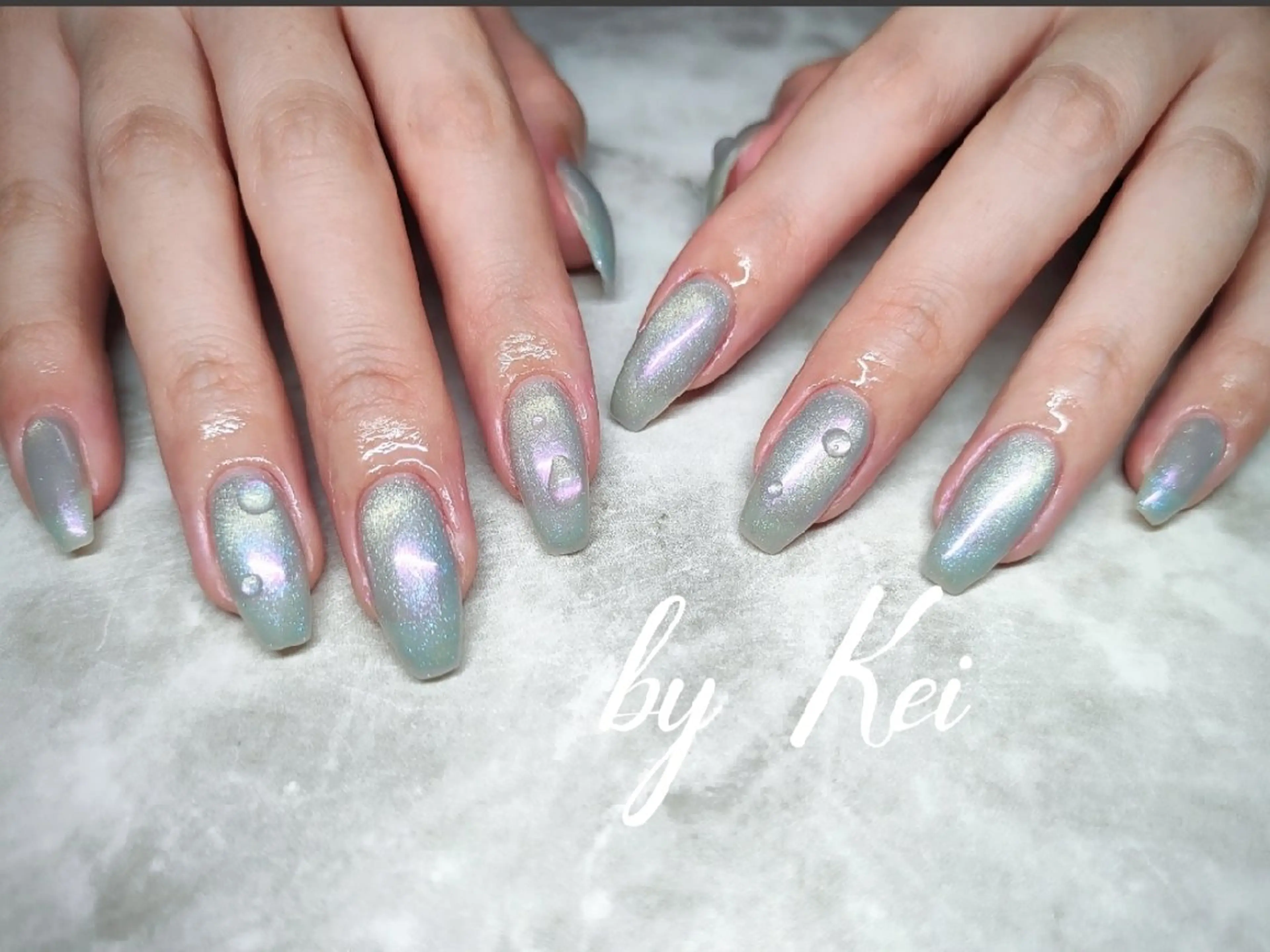 オ-ロラ．うるうるマグネット★2本水滴アートサービスの写真