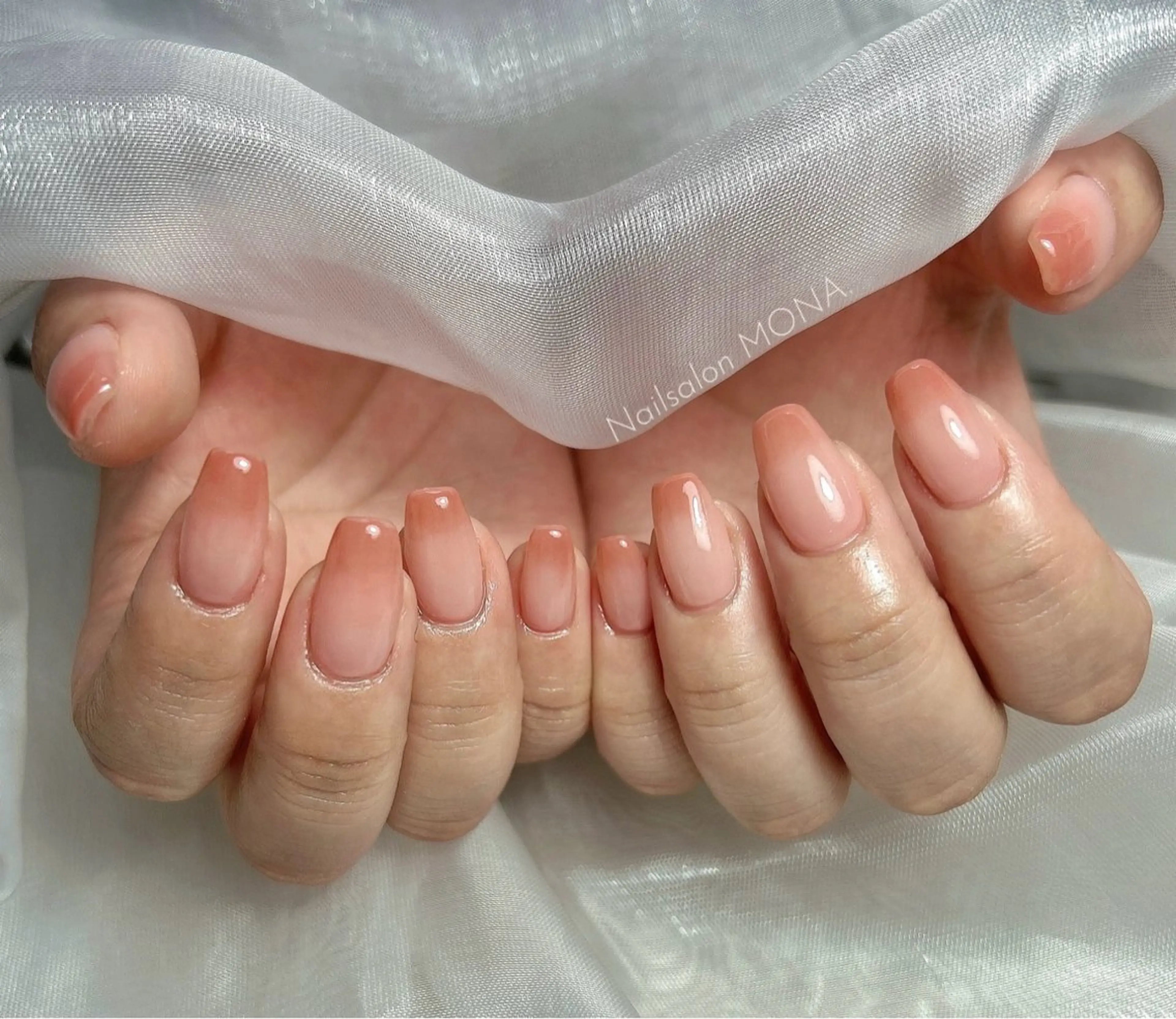 ネイル グラデーション オフィスネイル ピンク ハンドネイル Nailsalon MONA.のネイルデザイン