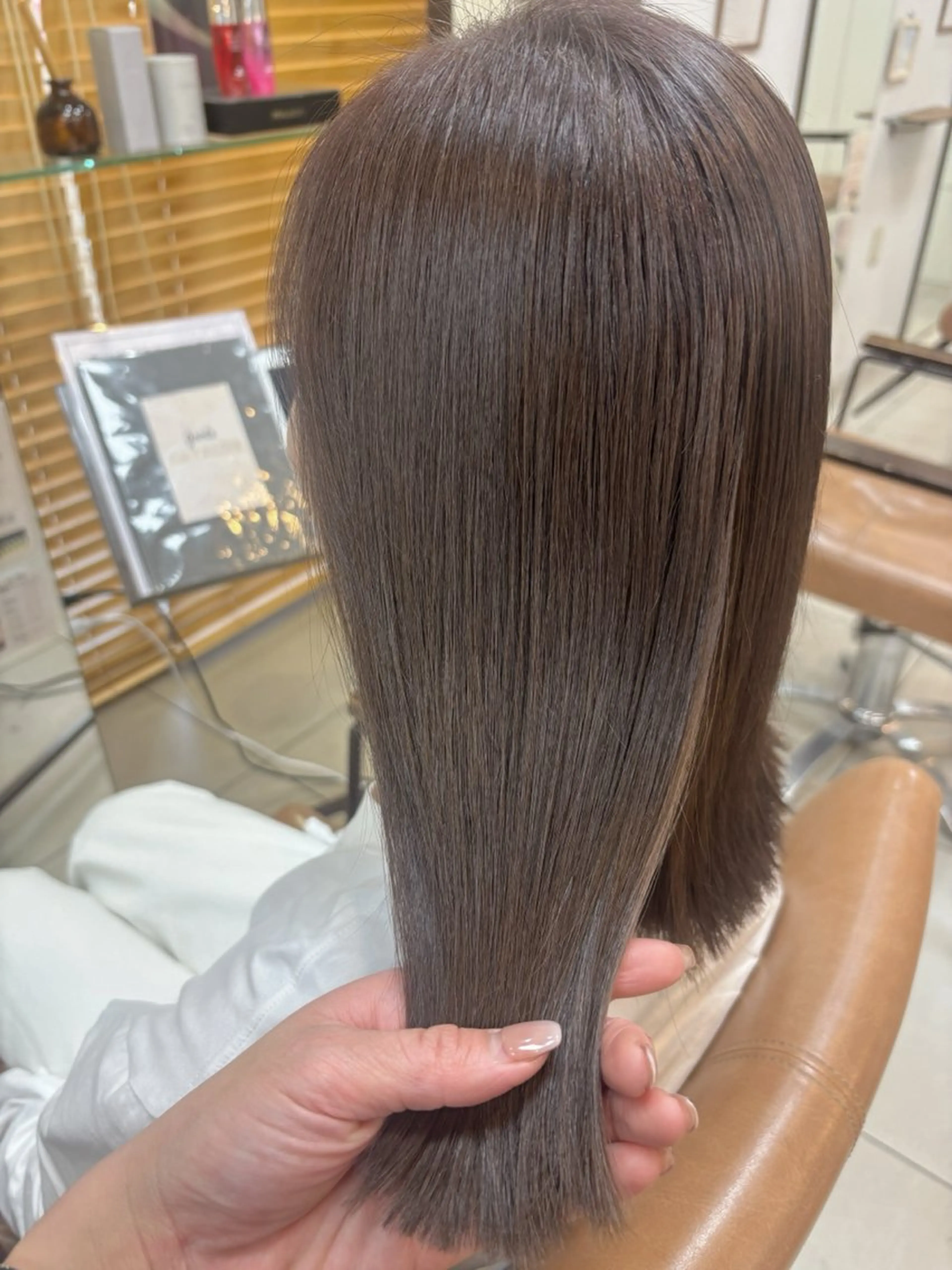 ミディアム カラー ブリーチ グレージュ 髪質改善 ヘアカラー トリートメント 頭皮×髪質改善 透明感カラー💎中村のヘアスタイル