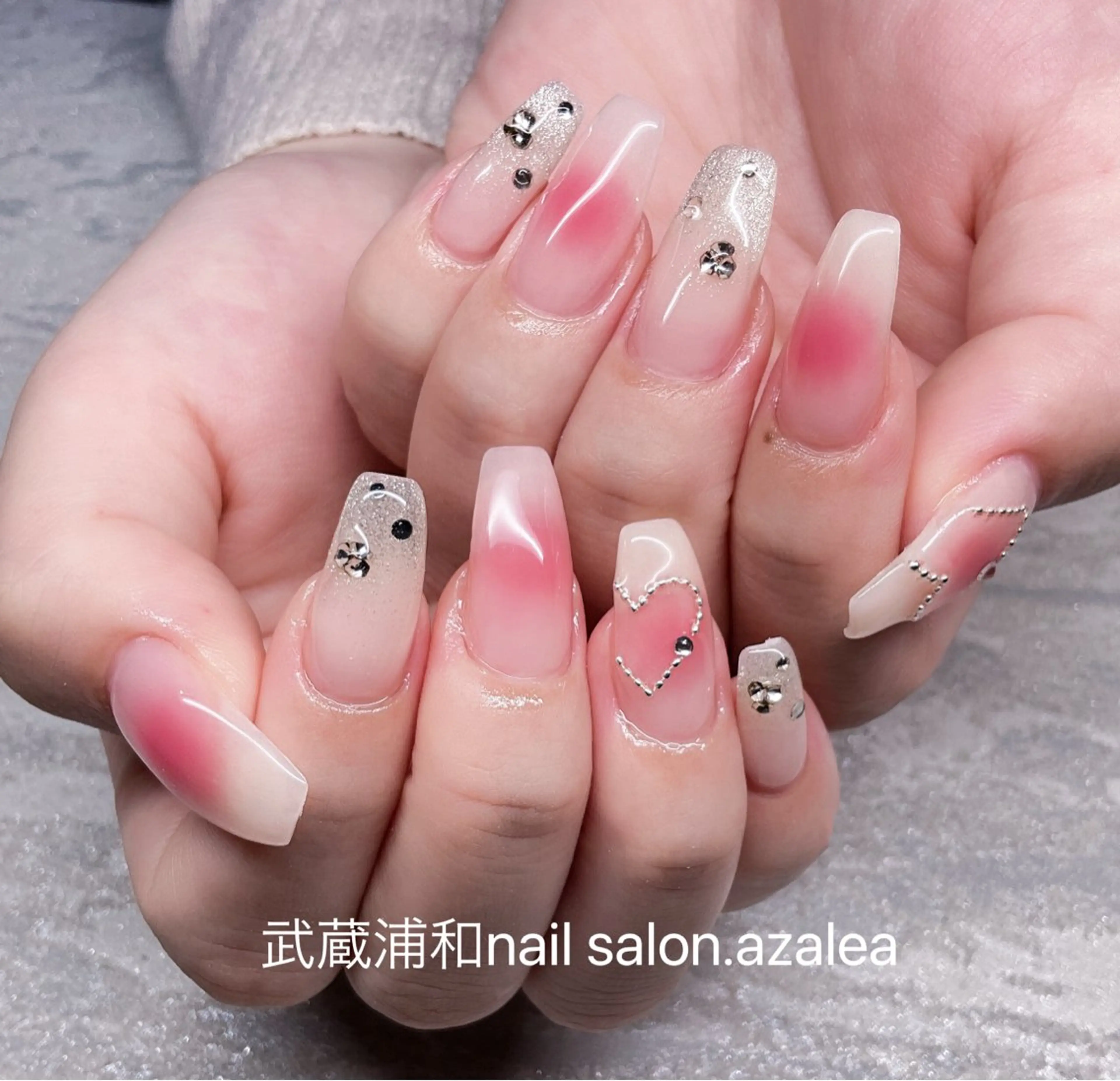 ネイル ハンドネイル R inのネイルデザイン