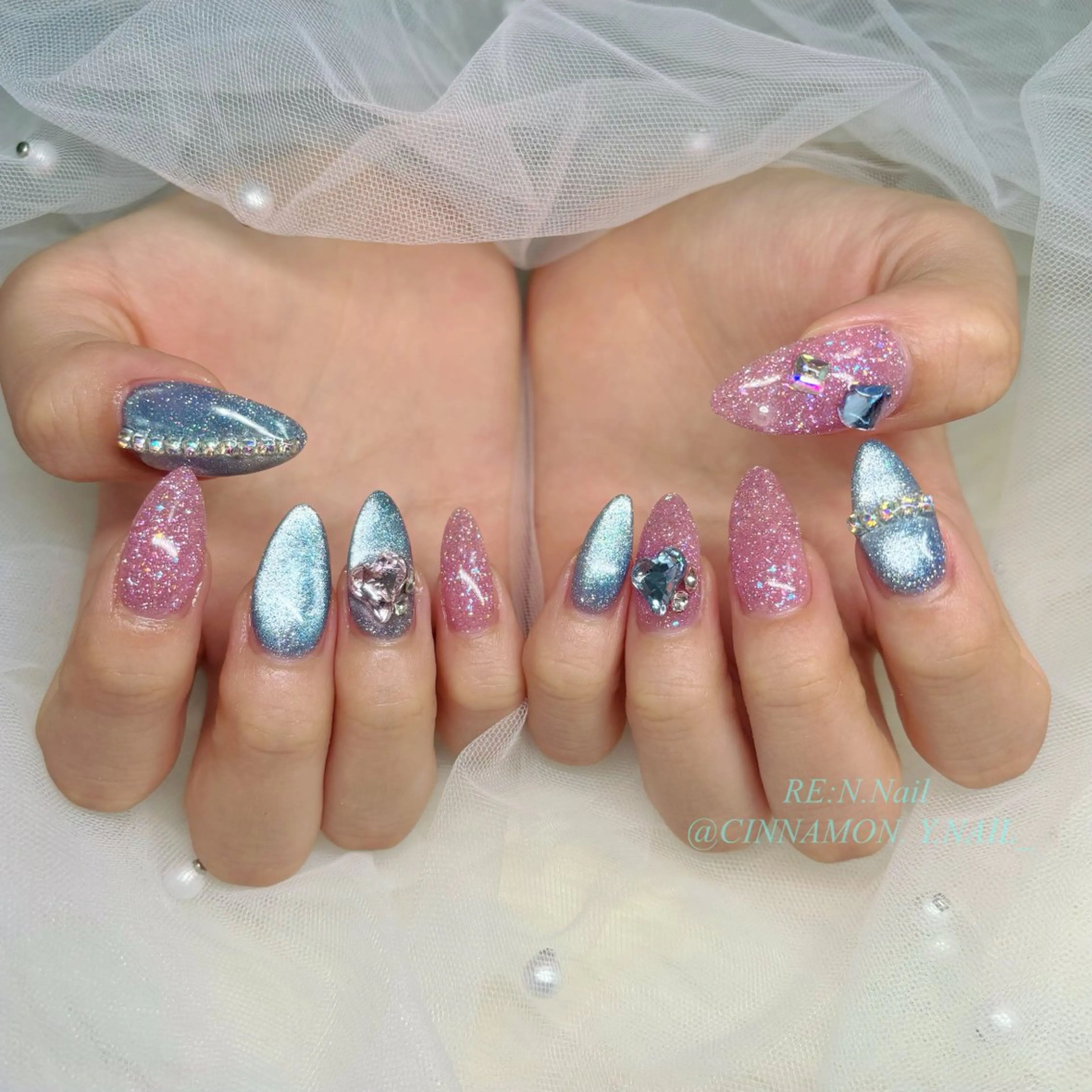 ネイル フラッシュネイル マグネットネイル ハンドネイル Yuna🩵 RE:N.Nailのネイルデザイン