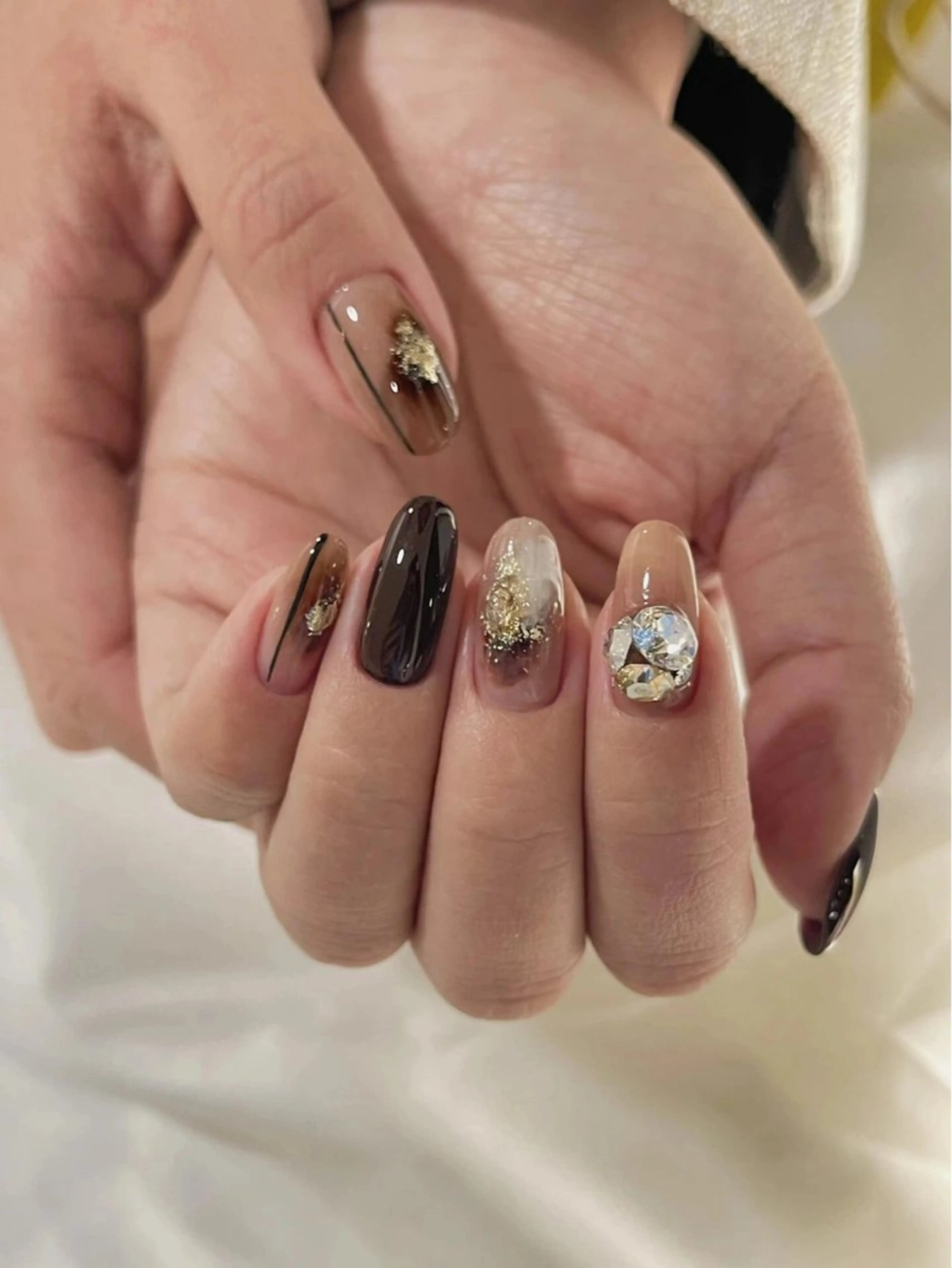 ネイル アートネイル チークネイル 長さ出し ジェルネイル マグネットネイル ハンドネイル AngelChris ビューティーサロンのネイルデザイン