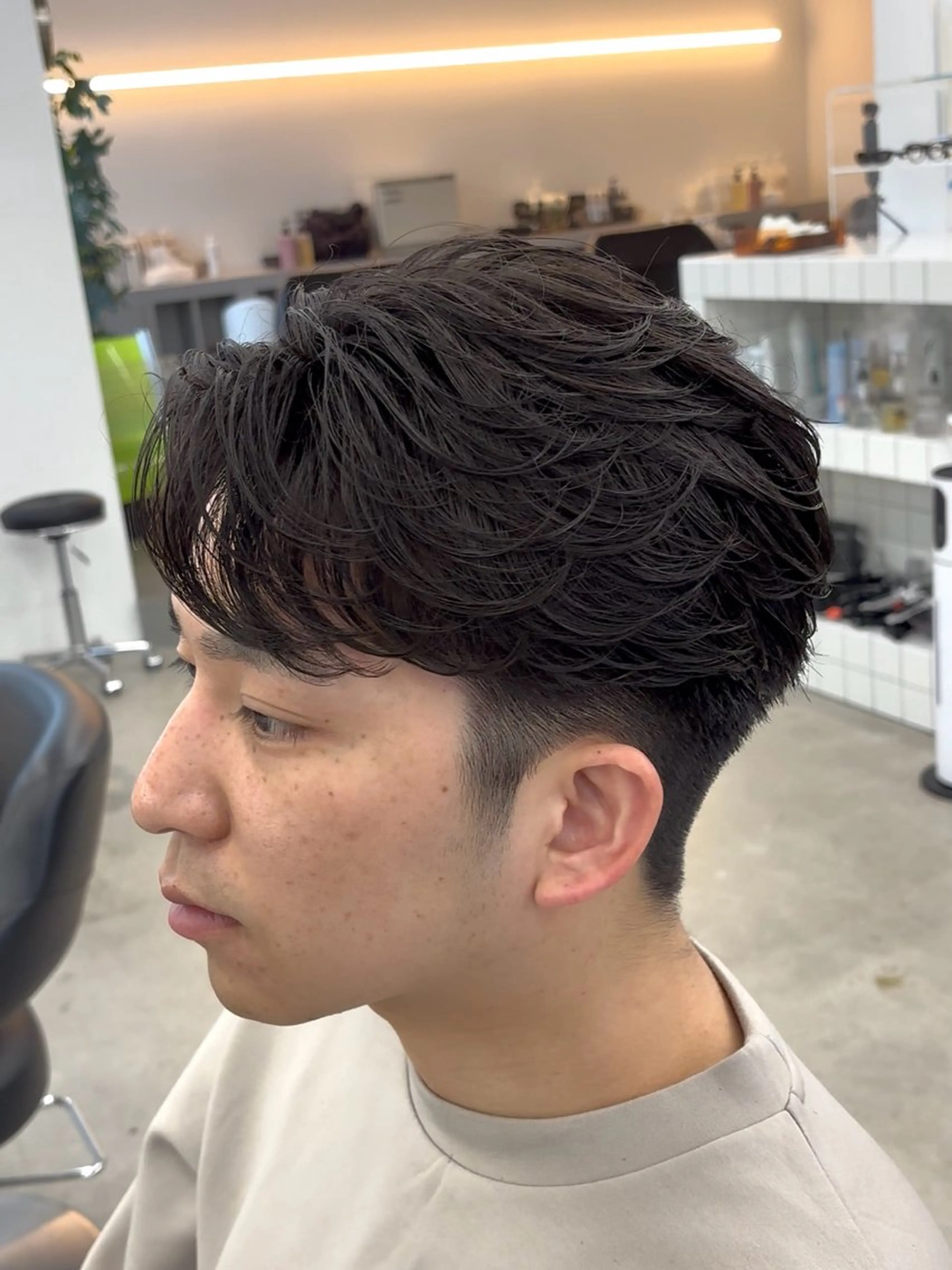 ショート パーマ メンズ フェザーパーマ メンズパーマ ニュアンスパーマ カット パーマ なりたひろと / フェザーパーマのヘアスタイル