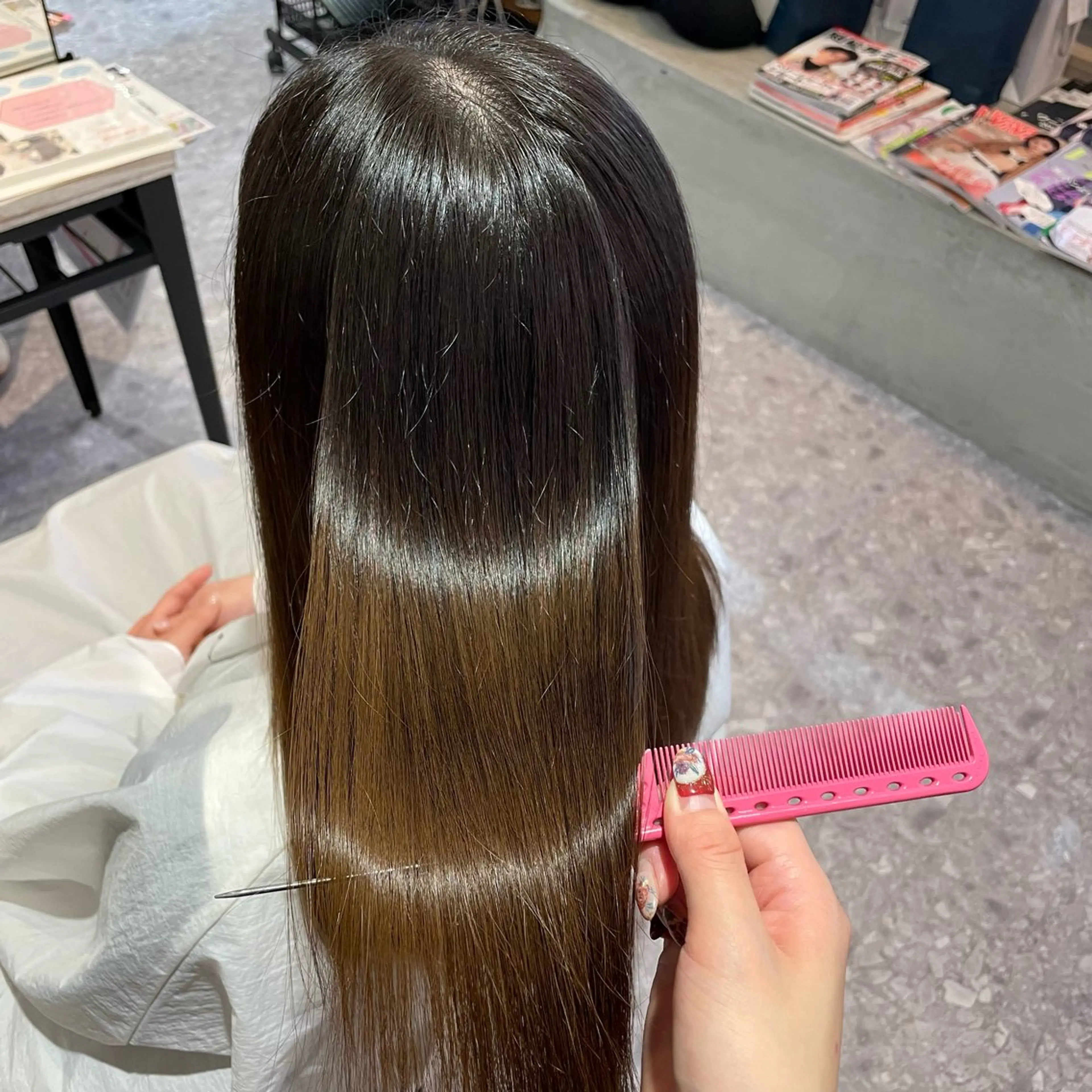 セミロング 髪質改善 トリートメント トリートメント 岡本 彩香のヘアスタイル