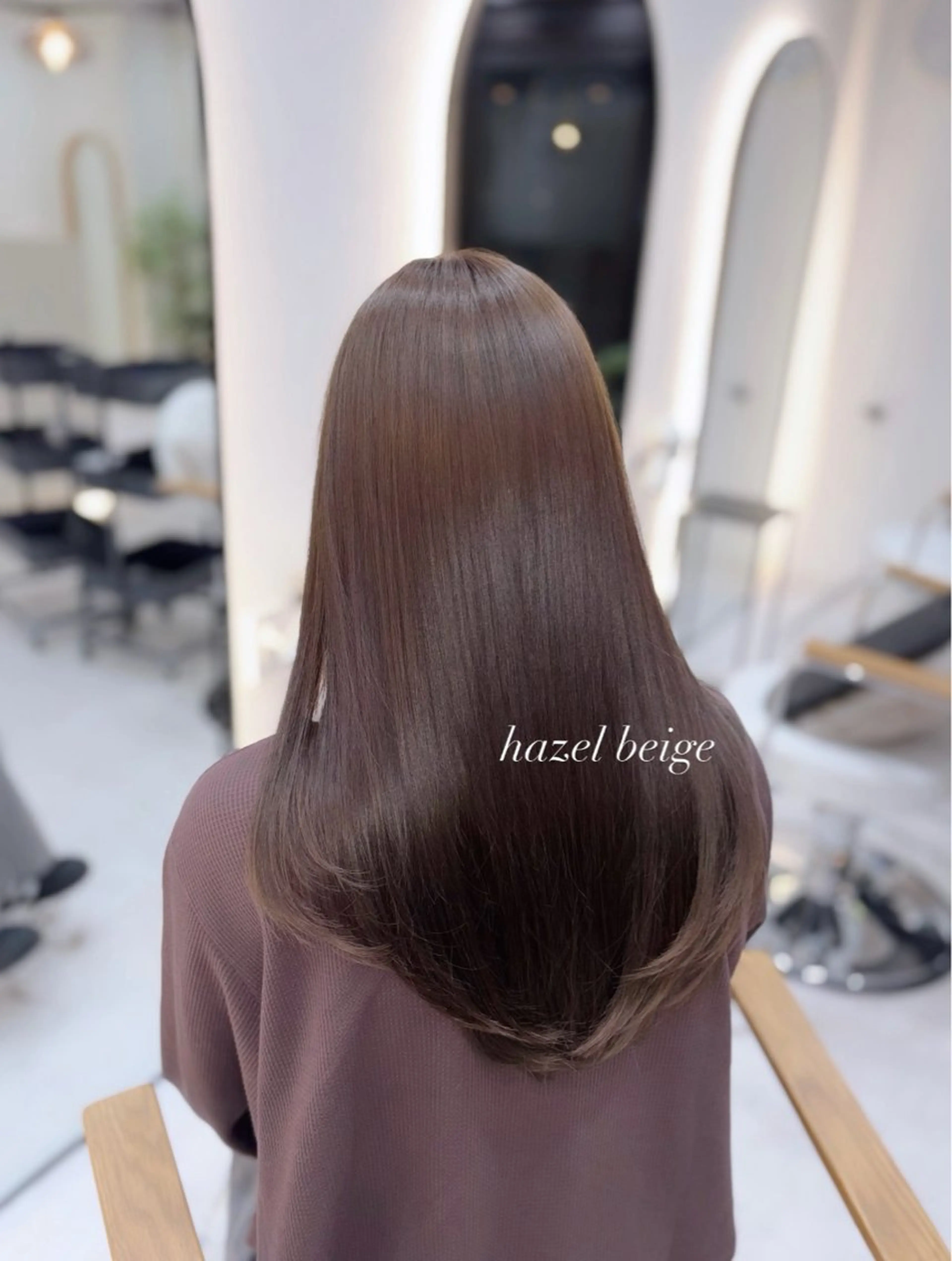 ロング カラー ヘアアレンジ ベージュカラー ヘーゼル レイヤーカット カット ヘアカラー トリートメント 艶髪・透明感カラー・ 韓国ヘア・Yuriのヘアスタイル