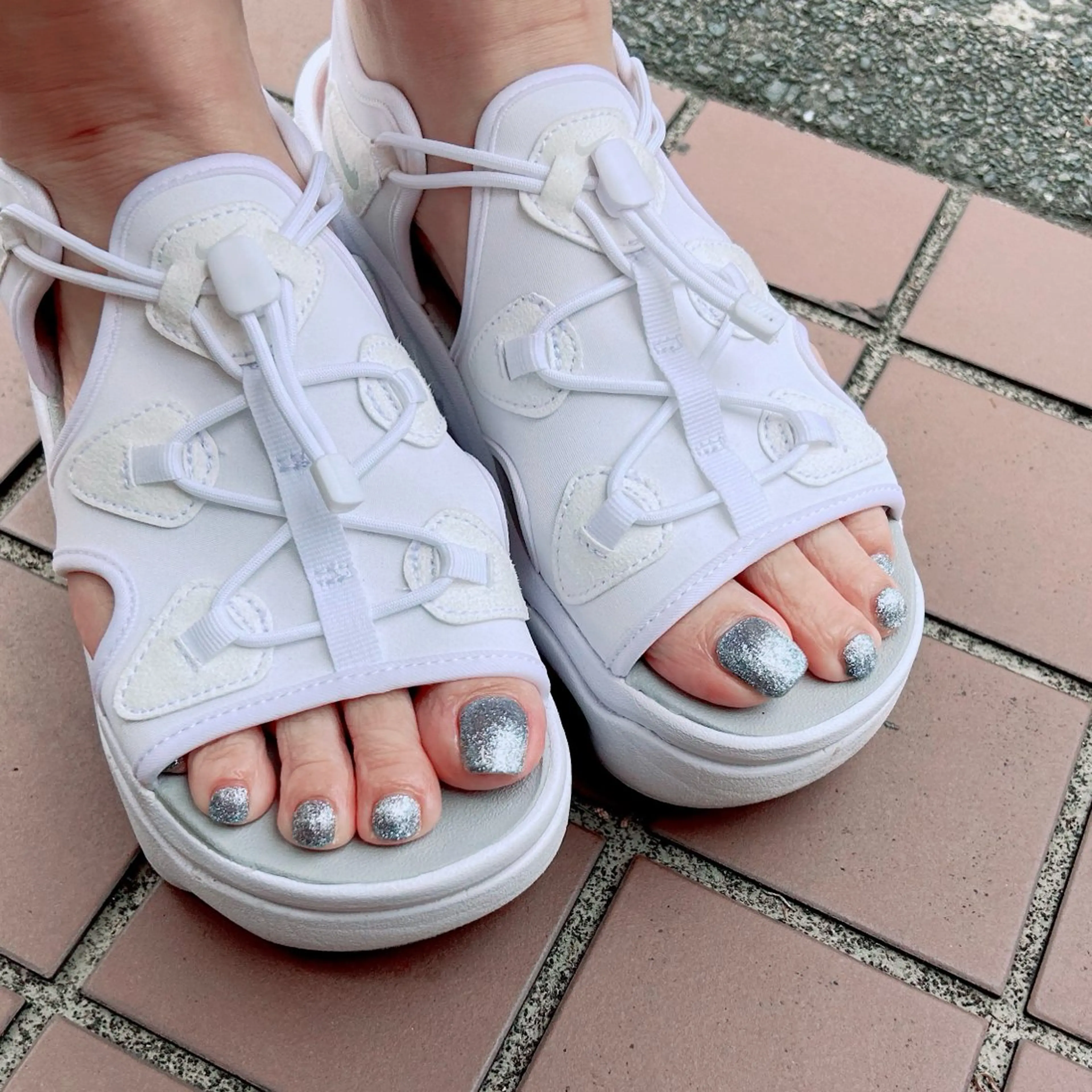 ネイル フラッシュネイル フラッシュマグ マグネットネイル フットネイル Neolive rita🐾Eimiのネイルデザイン