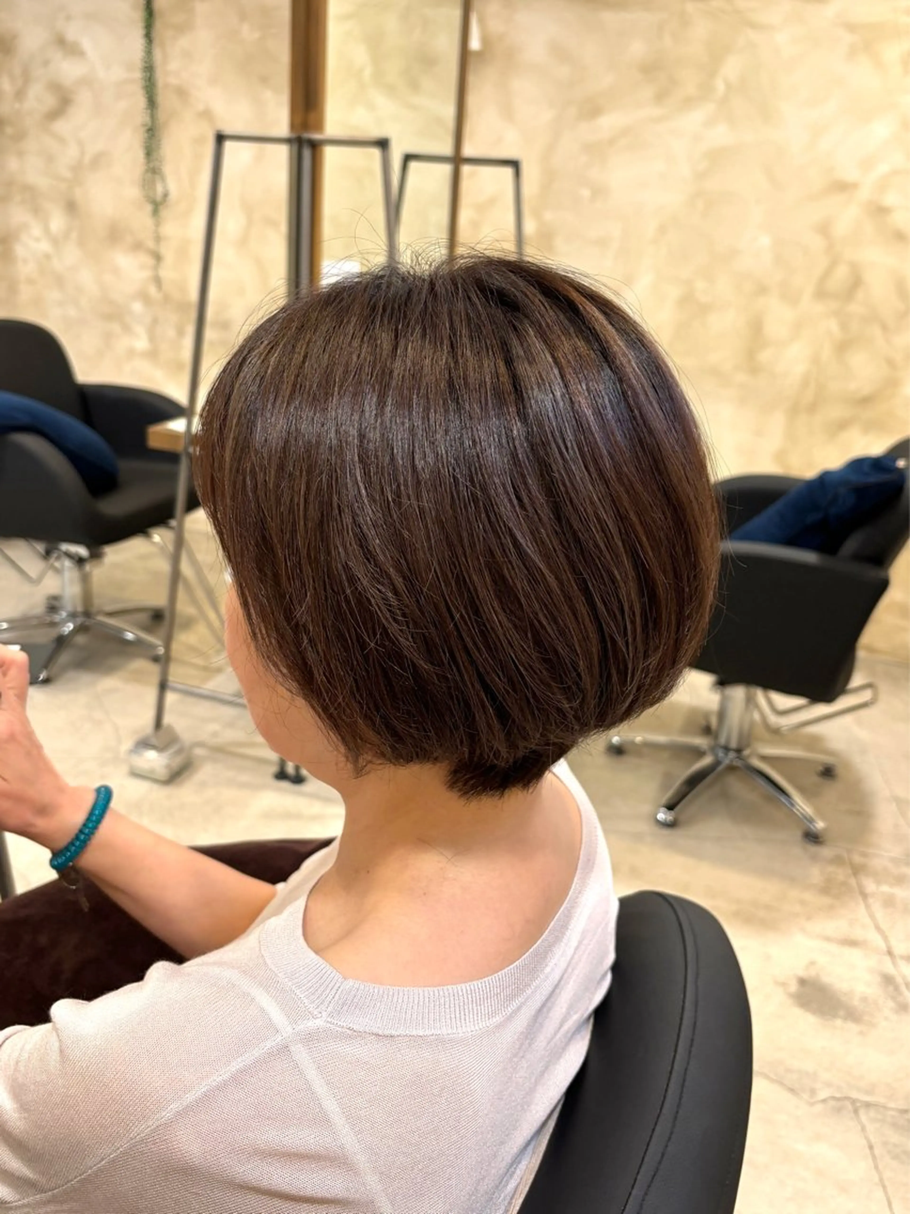 ショート カラー ハイライトカラー ハイライト カット ヘアカラー トリートメント ツヤカラー🫧 Saeのヘアスタイル