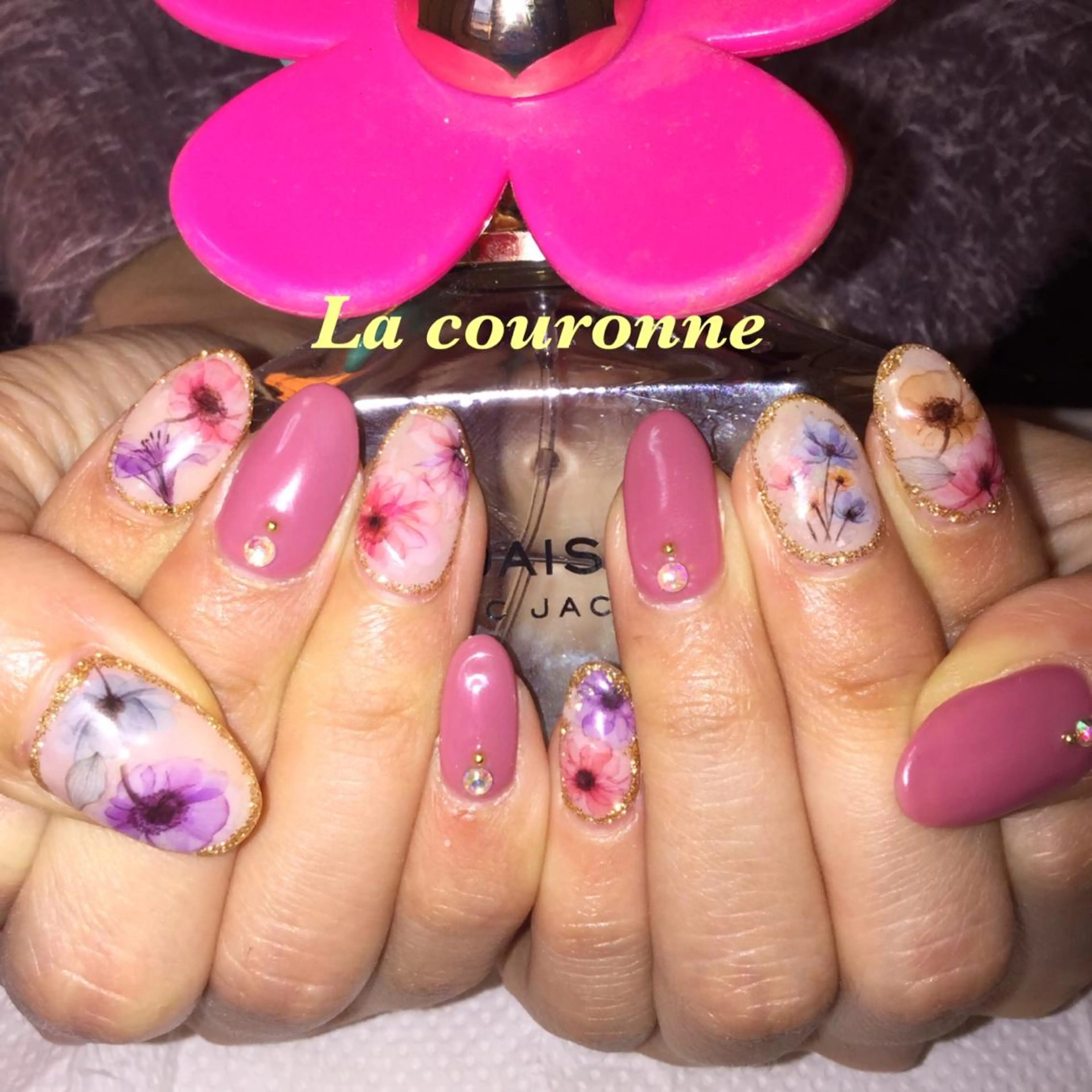 ネイル Lacouronne NATSUMIのネイルデザイン