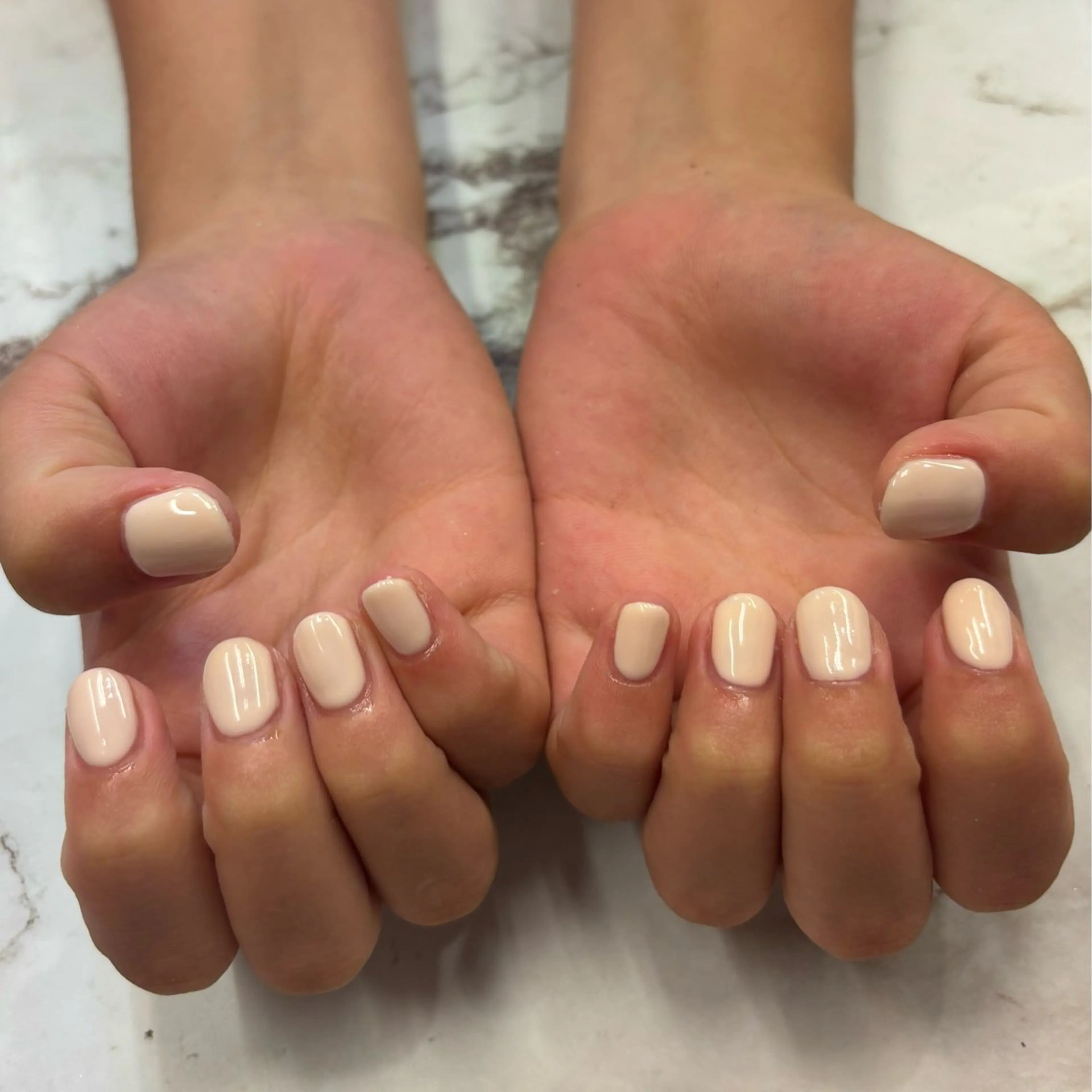 ネイル ワンカラーネイル Honey Bee所属・Honey Bee Mikuのネイルデザイン