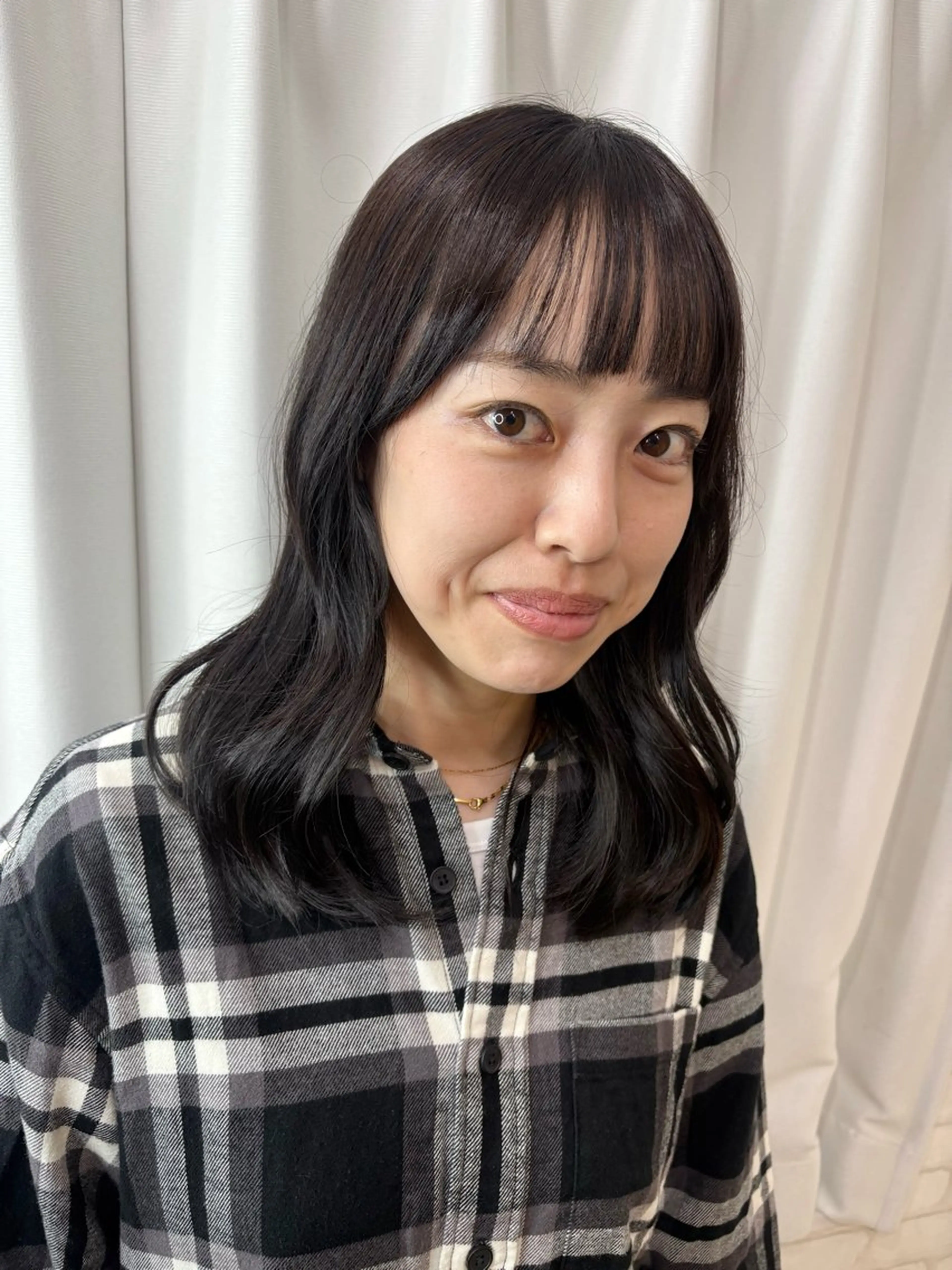 ミディアム カラー グレージュ ハイライトカラー ハイライト カット ヘアカラー 透明感/韓国風 HIRARIのヘアスタイル