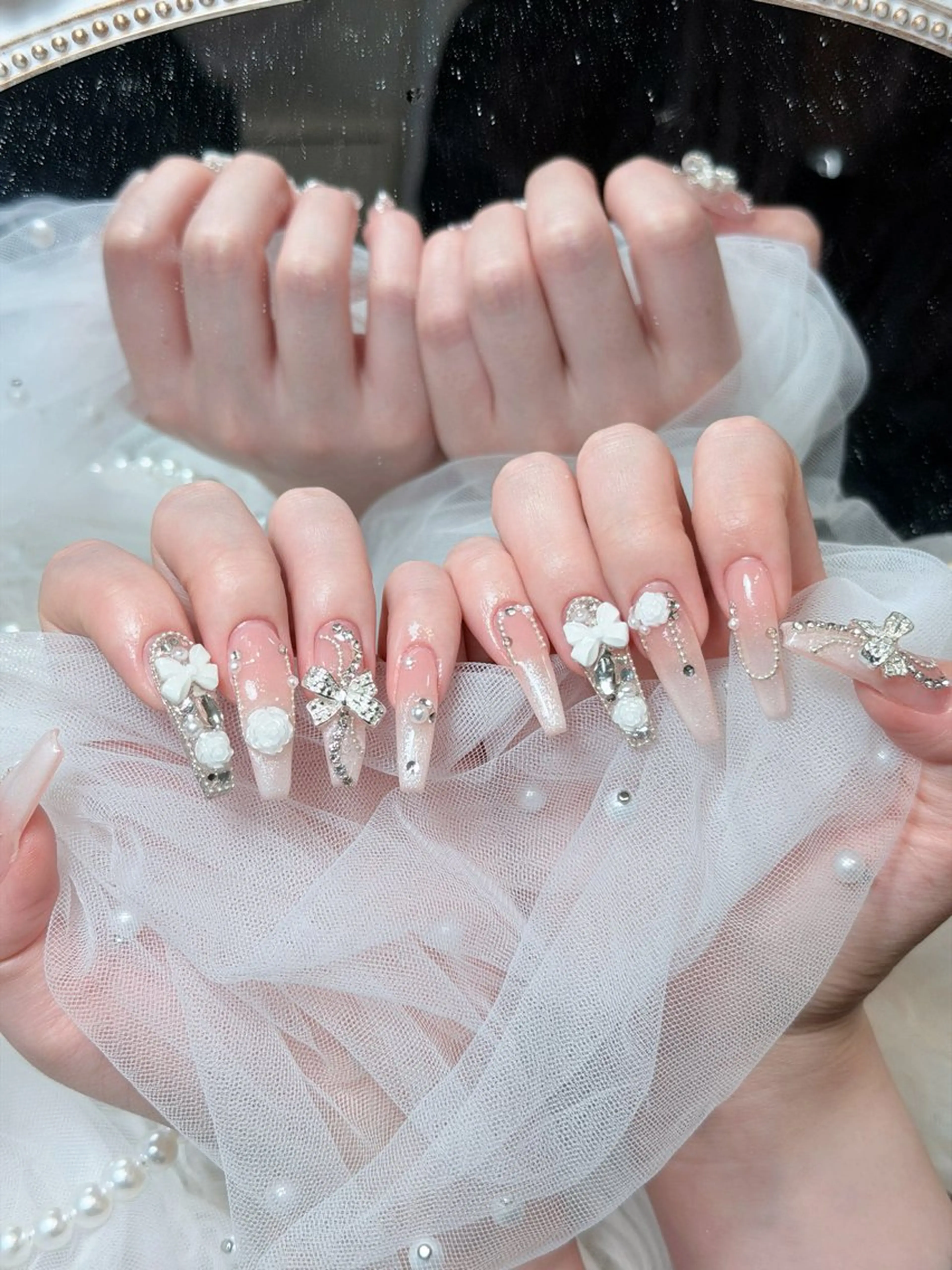 ネイル チークネイル ドット フレンチネイル グラデーション ハート ハンドネイル Julli NailStudioのネイルデザイン