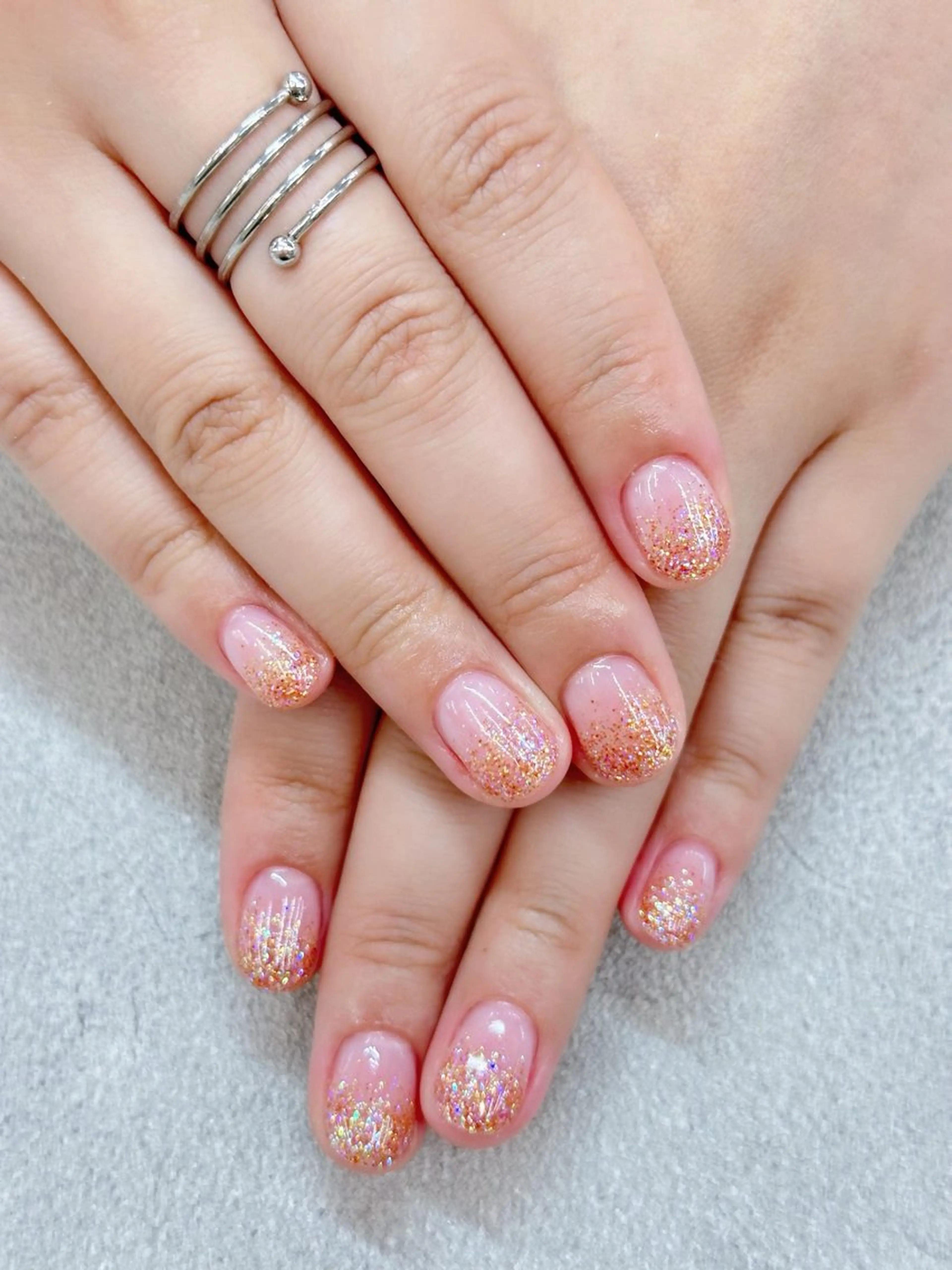 ネイル オーロラネイル グラデーション ラメ(グリッター) ラメグラデーション オレンジ MAXKELLY MEGUMIのネイルデザイン