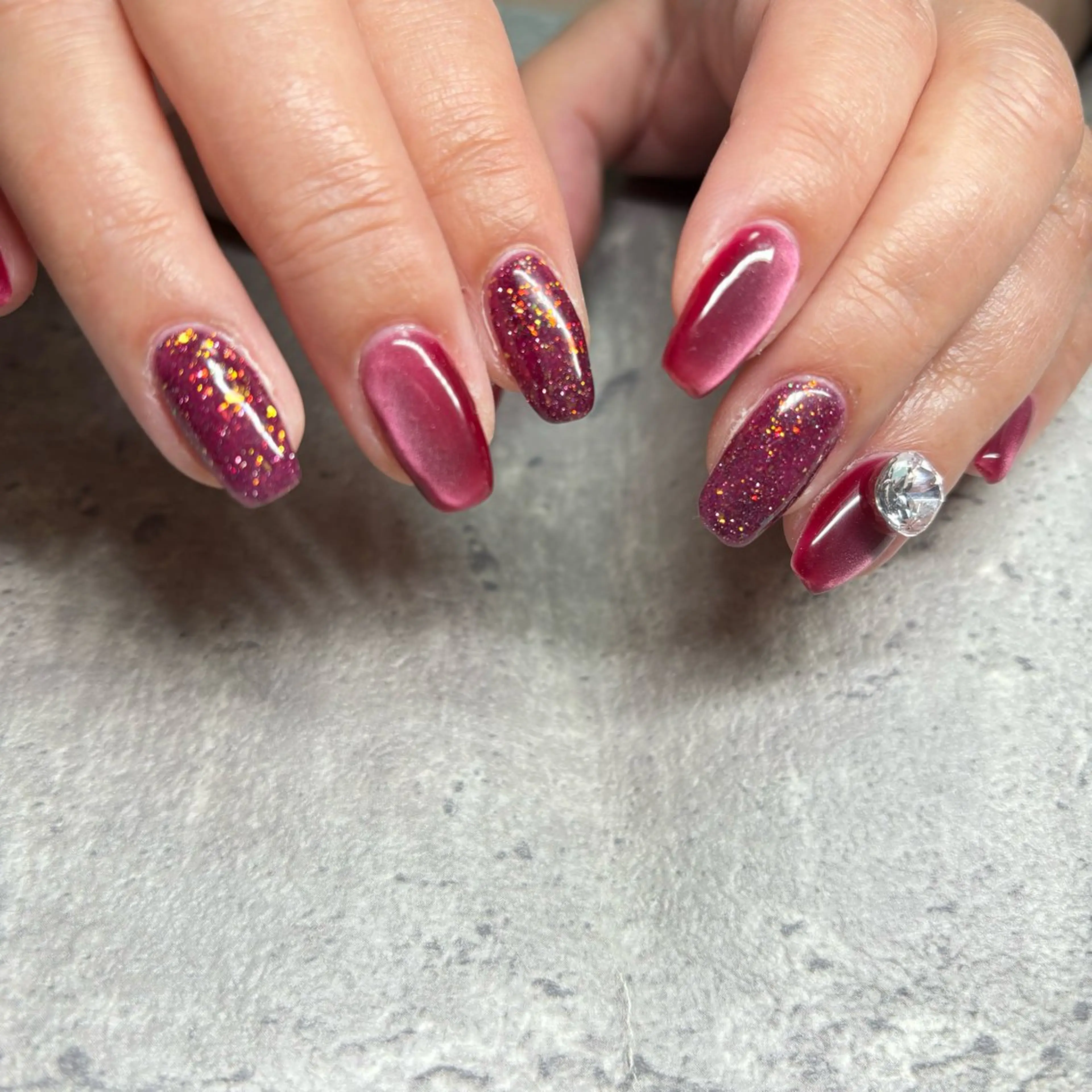 ネイル 赤色 ハンドネイル RE💟N.NAIL ラテン系お姉さんのネイルデザイン