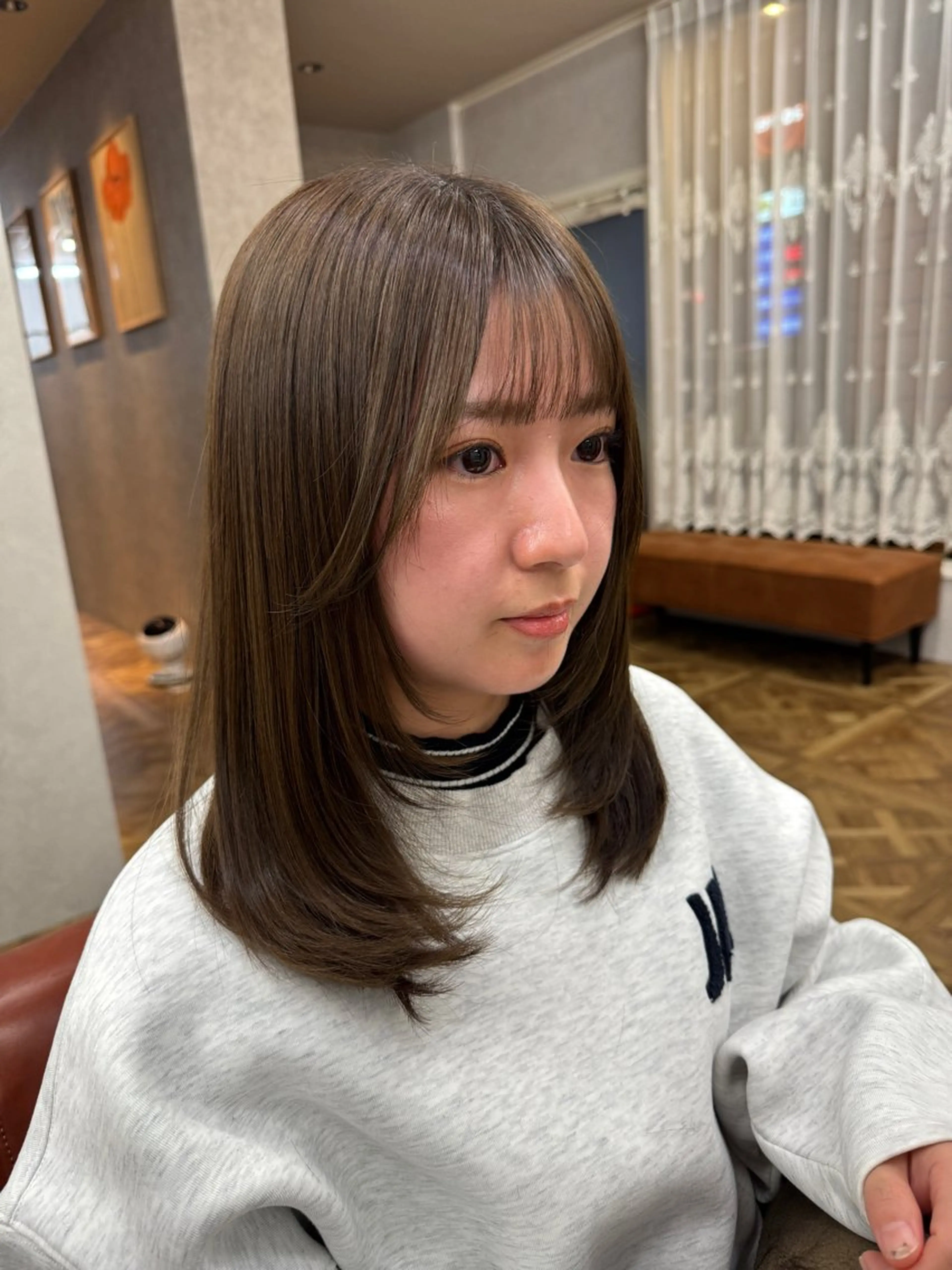 セミロング 髪質改善 レイヤーカット 見奈美 凜のヘアスタイル
