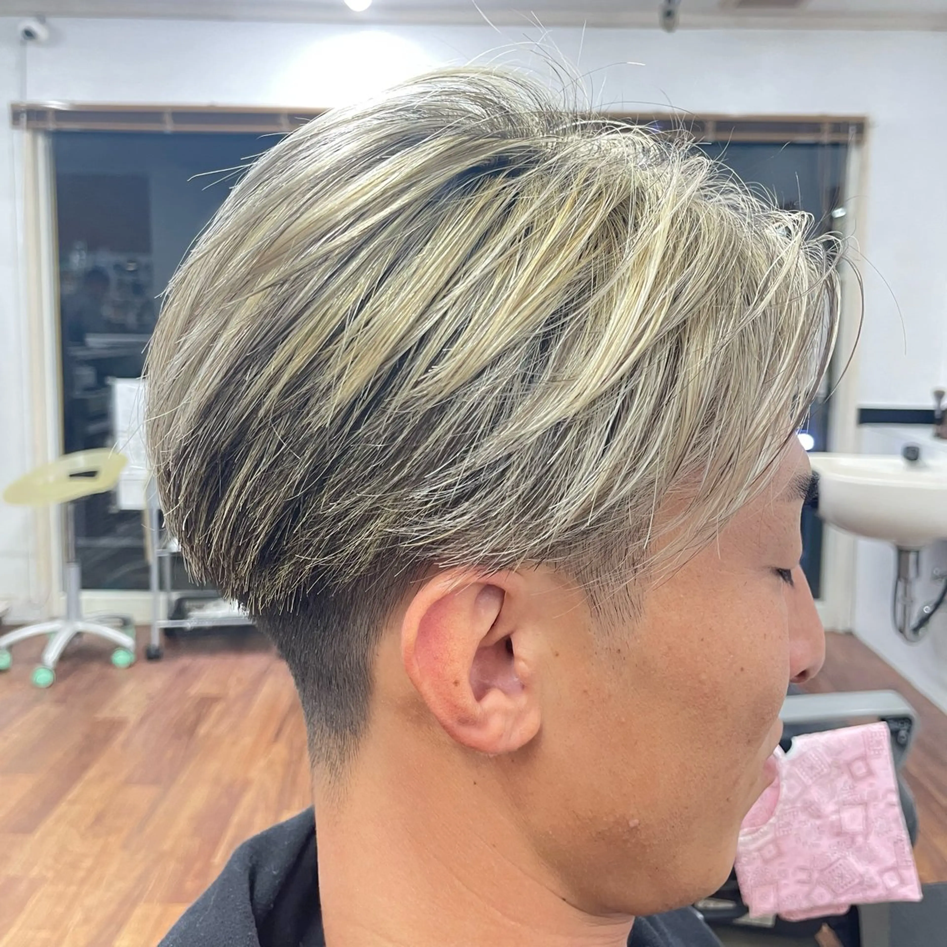 ショート カラー メンズ メンズメッシュ メッシュ レオン所属・本橋 琴実のヘアスタイル