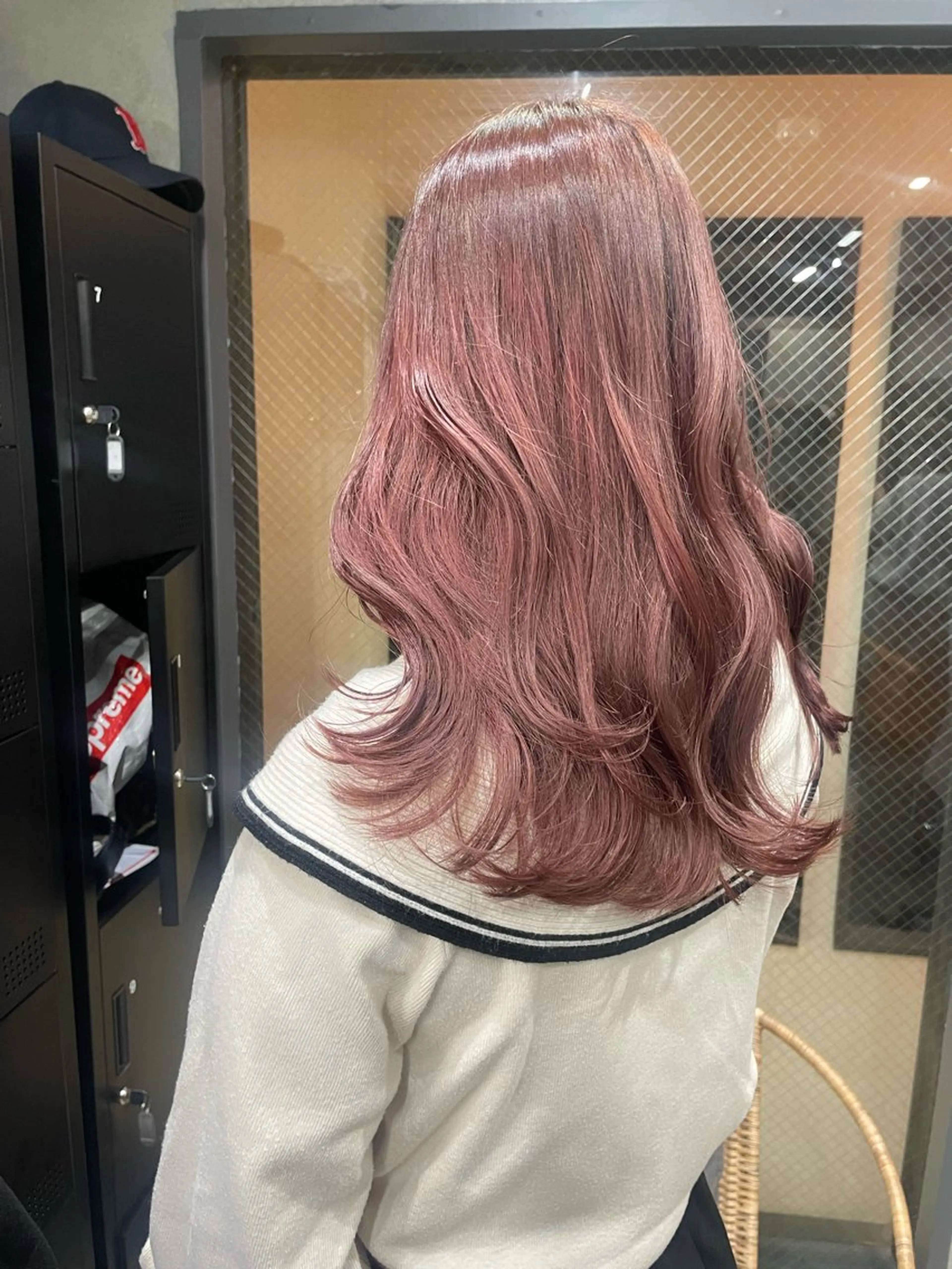 セミロング カラー ベージュカラー ピンクカラー ピンクベージュ AIRI layer cut hairのヘアスタイル
