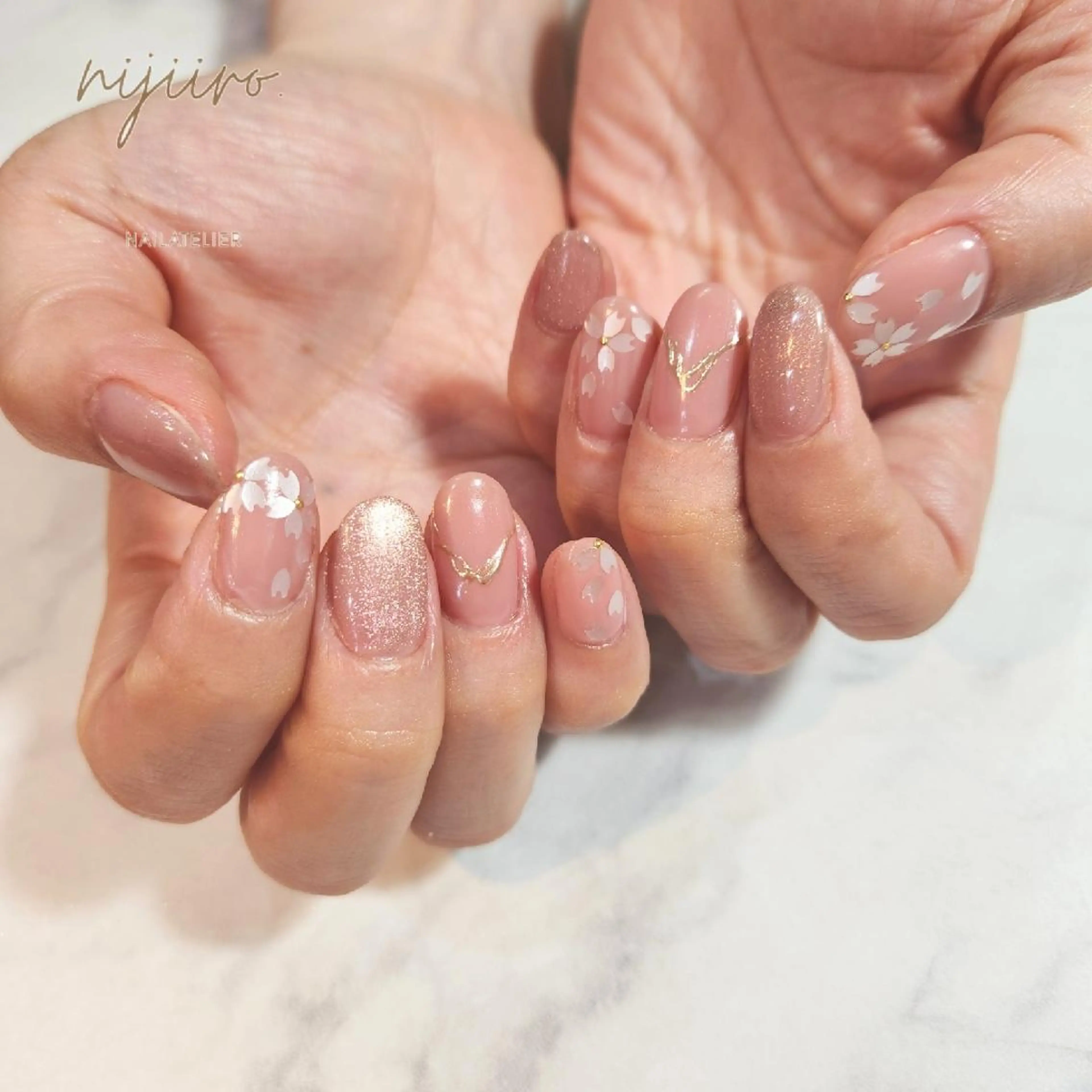 ネイル ハンドネイル nailatelier nijiiro.所属・nijiiro🌈 サトウのネイルデザイン