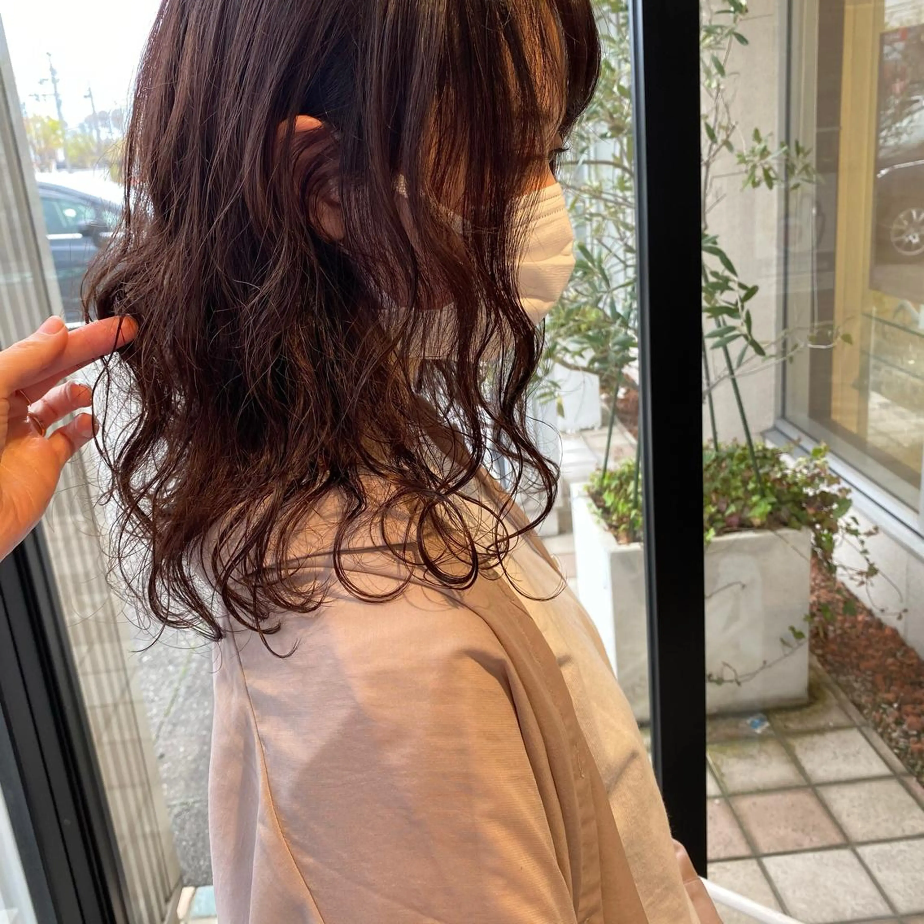 セミロング パーマ ショートヘアはお任せ 冨樫真未のヘアスタイル