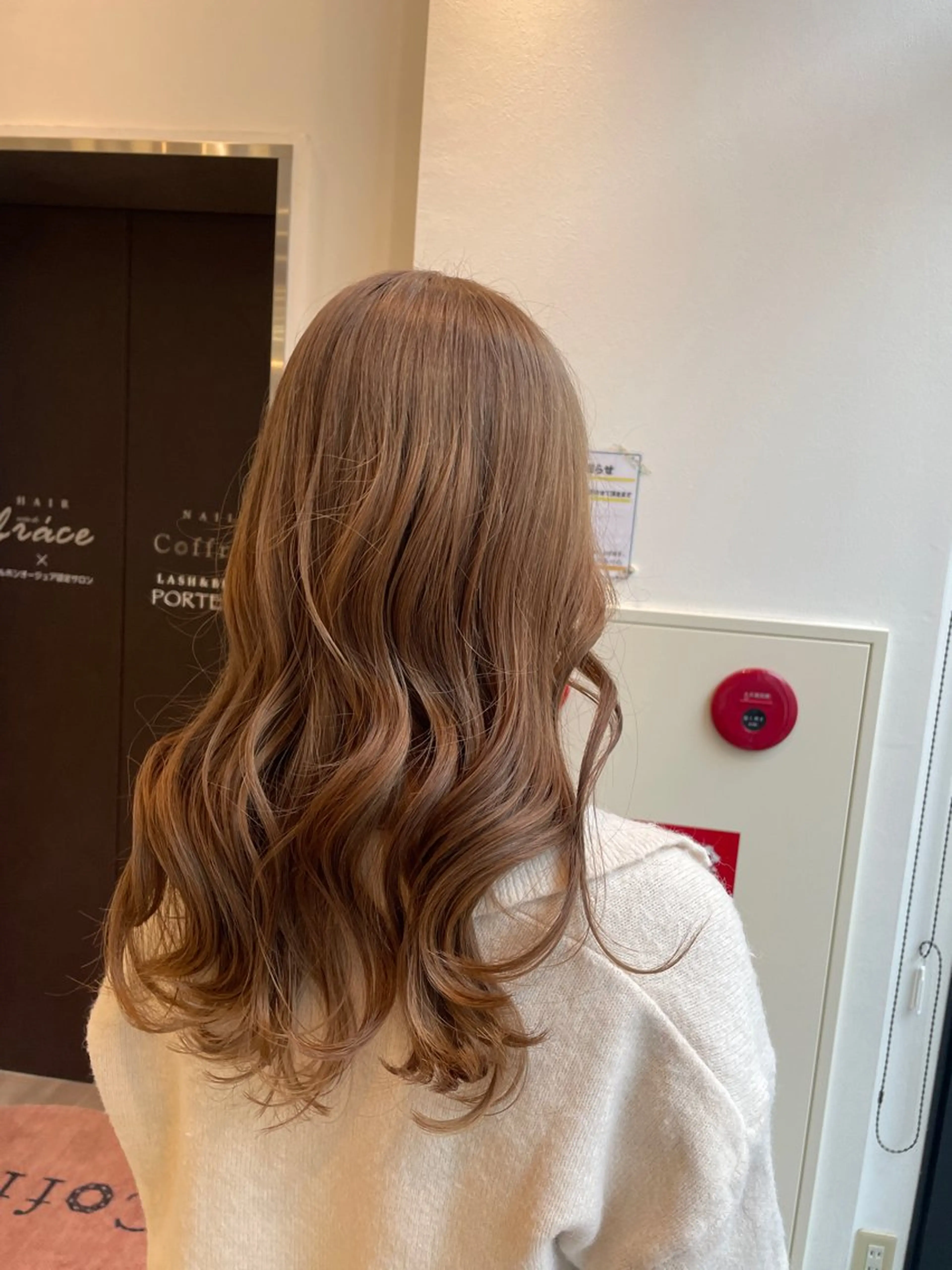 ロング ヘアカラー 平井 よし乃のヘアスタイル