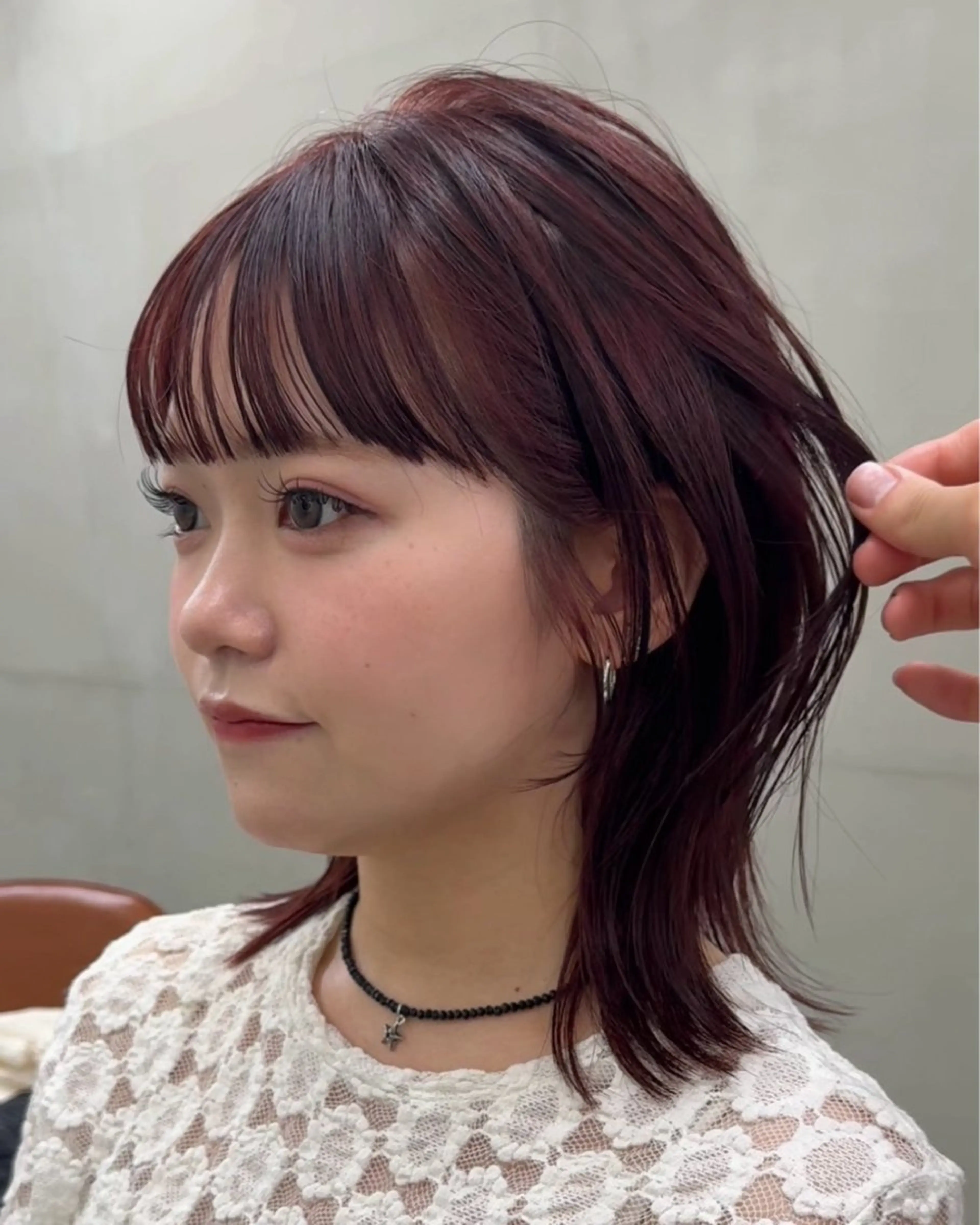 ショート カラー カシス レッドカラー 顔まわりレイヤー 顔周りカット レイヤーカット 顔周り/レイヤー/ 透明感/みっきーのヘアスタイル